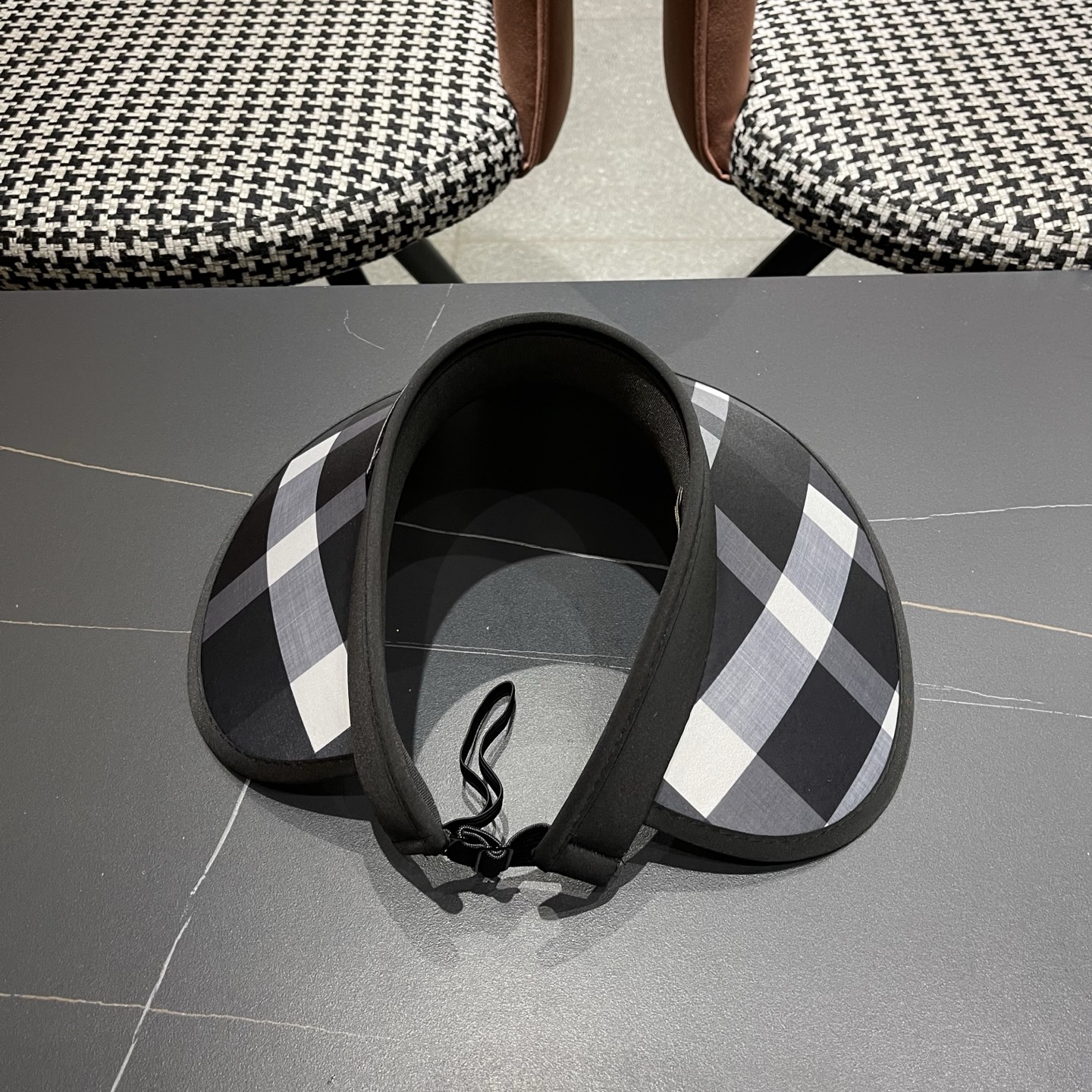 巴宝莉BURBERRY 英伦大格子发箍式遮阳防晒空顶帽女夏季防紫外线加大帽檐太阳帽子