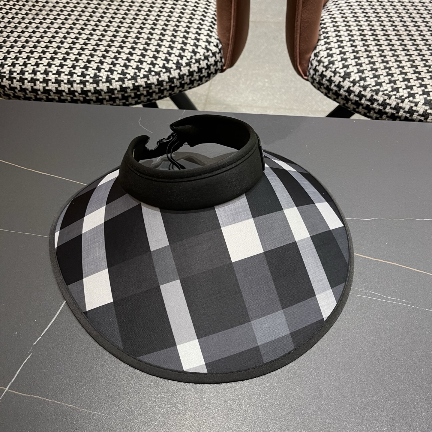 巴宝莉BURBERRY 英伦大格子发箍式遮阳防晒空顶帽女夏季防紫外线加大帽檐太阳帽子