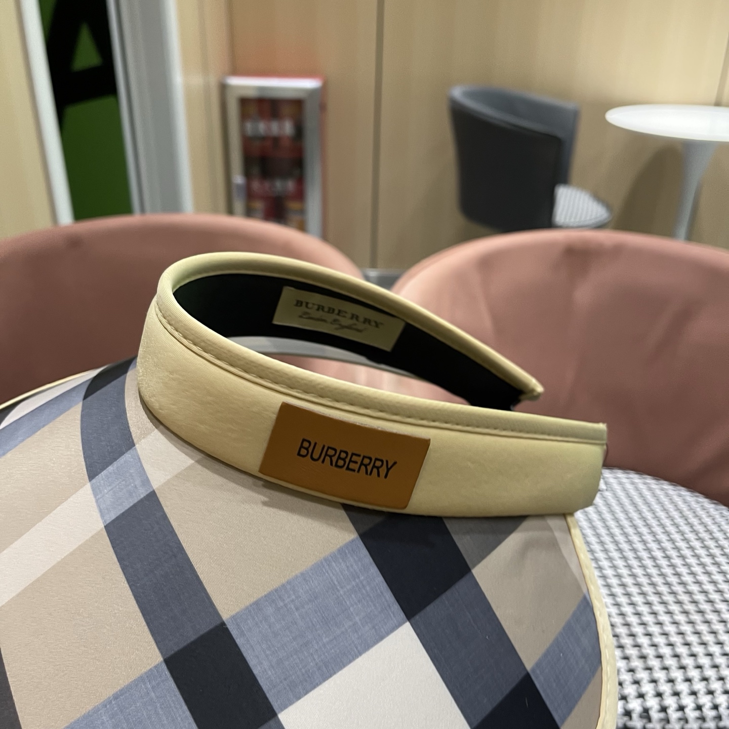 巴宝莉BURBERRY 英伦大格子发箍式遮阳防晒空顶帽女夏季防紫外线加大帽檐太阳帽子