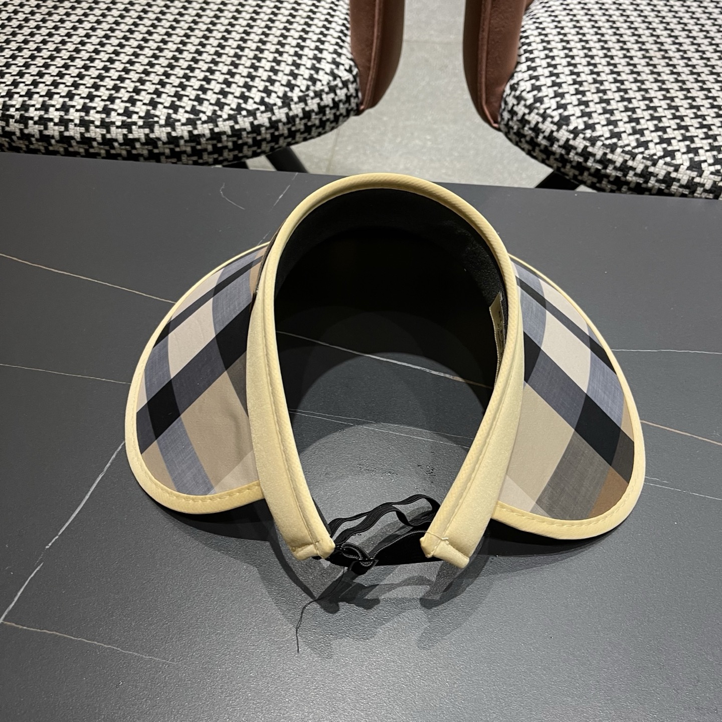 巴宝莉BURBERRY 英伦大格子发箍式遮阳防晒空顶帽女夏季防紫外线加大帽檐太阳帽子