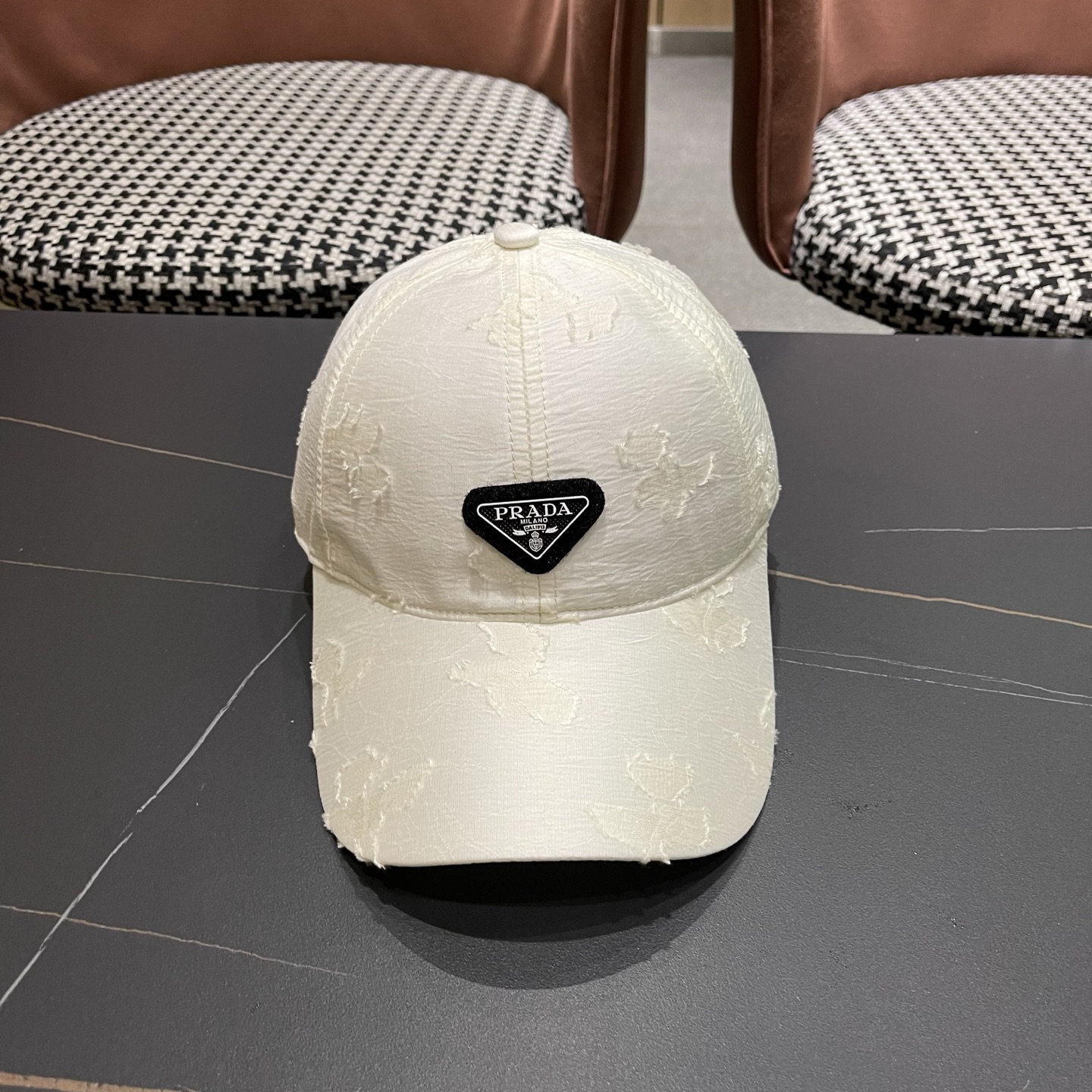 Prada普拉达 防晒遮阳帽国风新潮棒球帽显脸小气质缎面鸭舌帽