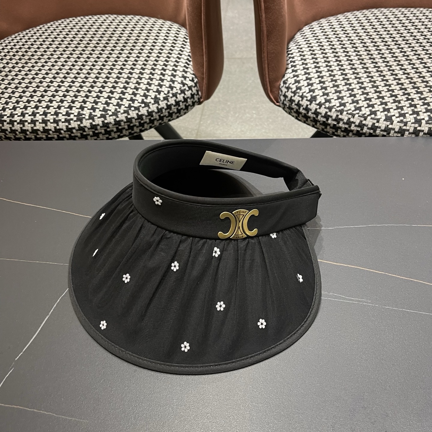 NO:884588,[CELINE Celine] Large-brimmed hollow hat, seaside vacation trendy hat for women, new summer beach sunshade and sun protection hat, straw hat, fisherman hat, baseball cap, hat, celine, celine, espadrilles, hats19860909【CELINE赛琳】大檐空顶帽海边度假潮流帽子女新款夏季沙滩遮阳防晒帽子帽子草帽渔夫帽棒球帽,帽子,celine,celine,espadrilles,hats,hat