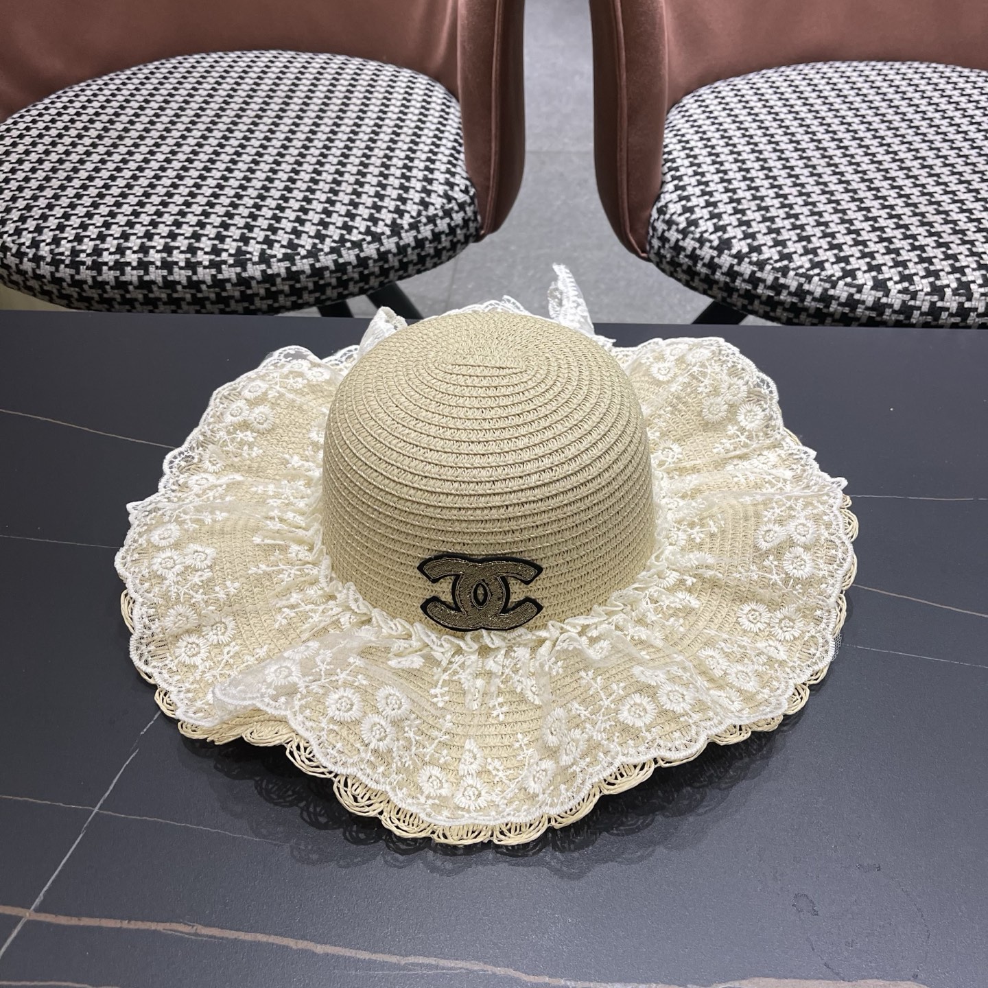 NO:884608,CHANEL Chanel summer women's sun protection hat, high-end temperament, lace streamer straw hat, large brim sun hat, outdoor hat, straw hat, fisherman hat, baseball cap, hat, chanel, chanel, espadrilles, hats19860909CHANEL香奈儿 夏季女士防晒遮阳帽高级感气质蕾丝飘带草帽大帽檐太阳帽户外帽子草帽渔夫帽棒球帽,帽子,chanel,chanel,espadrilles,hats,hat
