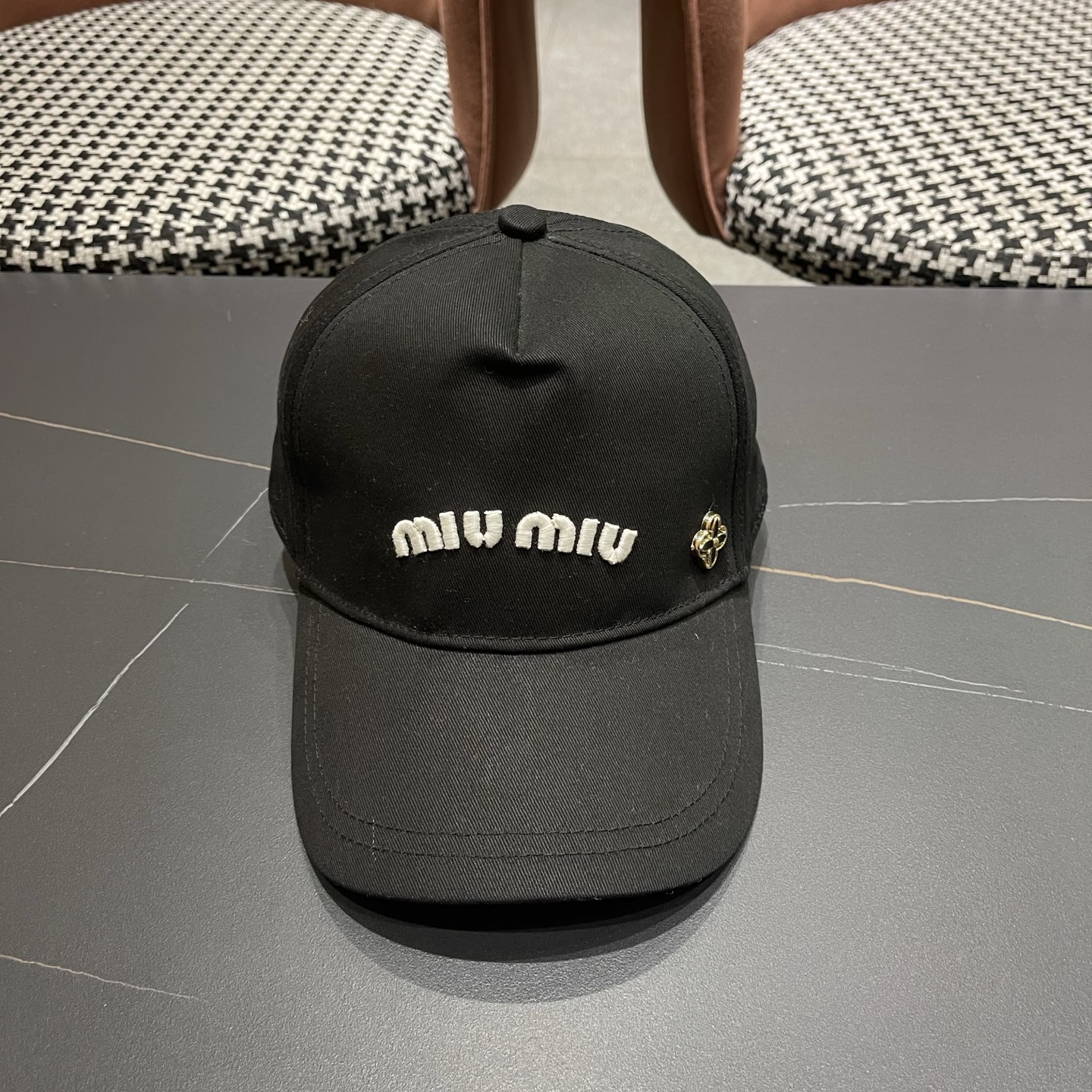 NO:866916,Miumiu original spring and summer new baseball cap, exquisite workmanship and superb quality!  hat straw hat bucket hat baseball cap, hat, miumiu, espadrilles, hats19860909谬谬miumiu 原单春夏新款棒球帽,做工细致质量超赞！帽子草帽渔夫帽棒球帽,帽子,miumiu,espadrilles,hats,hat
