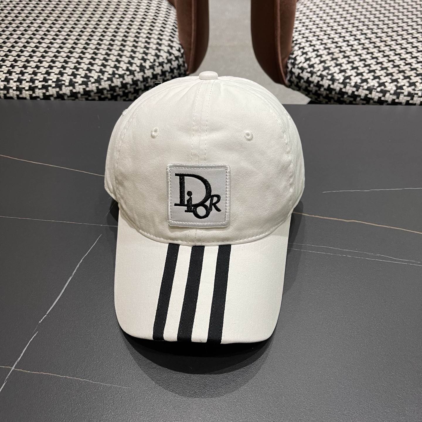 NO:866889,Dior Dior three-stripe wide brim sports style new peaked cap for women niche personality sunshade simple deep top face small baseball cap hat straw hat fisherman hat baseball cap, hat, dior, dior, espadrilles, hats19860909Dior迪奥 三条杠宽檐运动风新款鸭舌帽女小众个性遮阳简约深顶显脸小棒球帽帽子草帽渔夫帽棒球帽,帽子,dior,dior,espadrilles,hats,hat