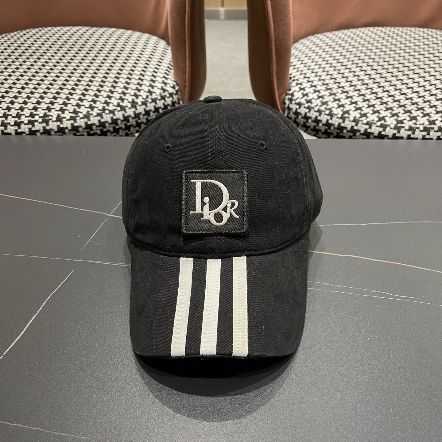 Dior迪奥 三条杠宽檐运动风新款鸭舌帽女小众个性遮阳简约深顶显脸小棒球帽