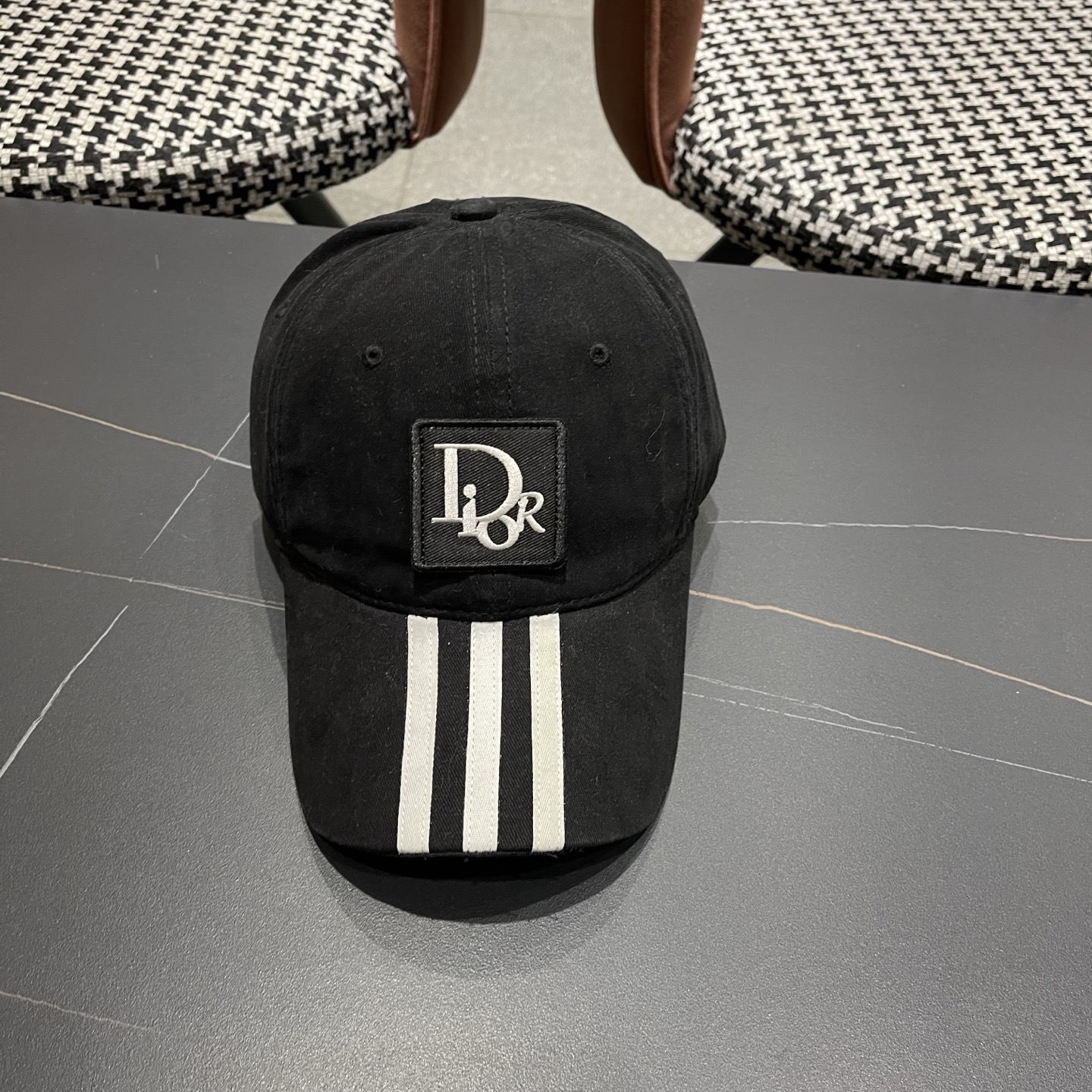 Dior迪奥 三条杠宽檐运动风新款鸭舌帽女小众个性遮阳简约深顶显脸小棒球帽