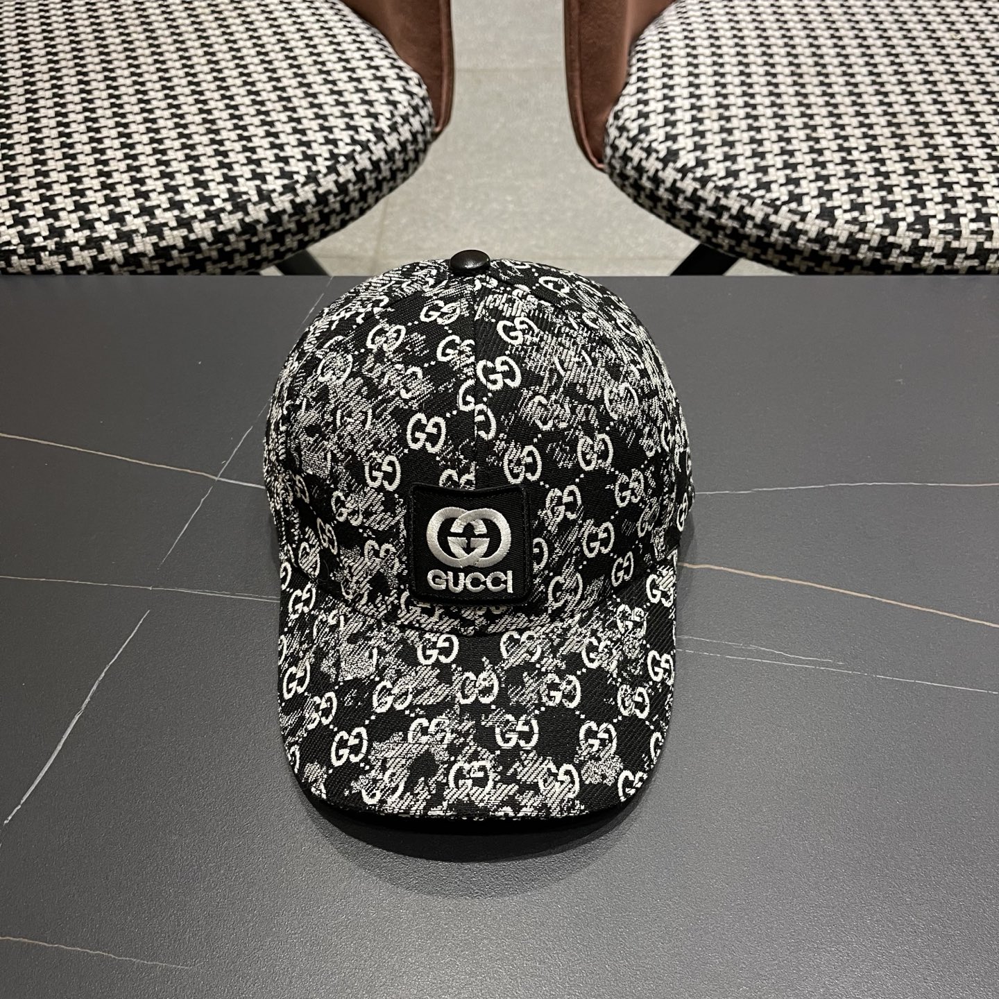 NO:948366,Gucci Baseball Cap GUCCI official website new product, baseball cap, original quality hot arrival, high-end atmosphere and class!  Low-key luxury, easy to carry!  Running volume!  Hats, straw hats, bucket hats, baseball caps, hats, gucci, espadrilles, hats19860909古奇棒球帽GUCCI官网新品,棒球帽,原单品质火爆来袭 高档大气上档次！低调奢华,方便携带！跑量！帽子草帽渔夫帽棒球帽,帽子,gucci,espadrilles,hats,hat
