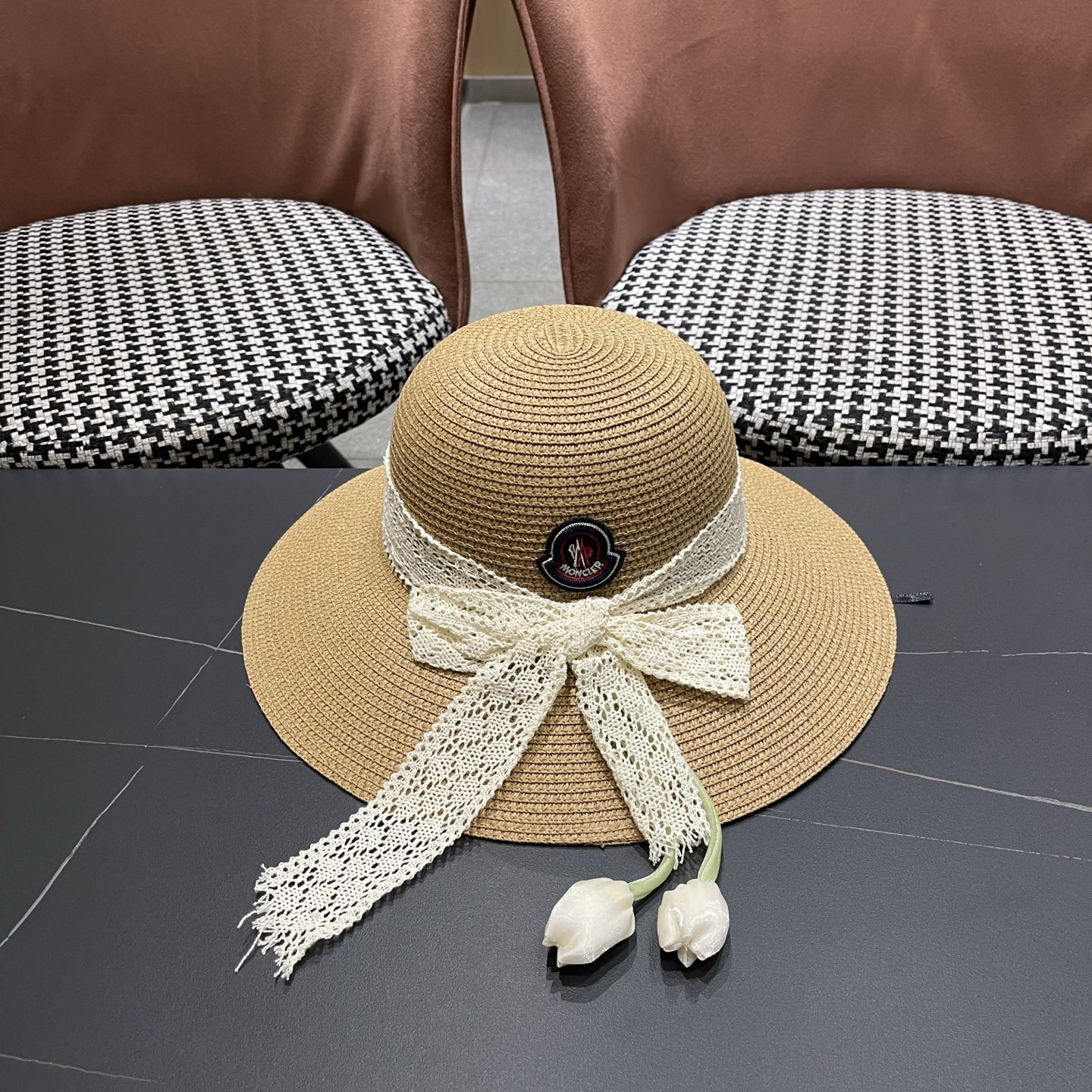 MONCLER（蒙口）夏季防晒草帽女蕾丝蝴蝶结郁金香遮阳帽海边度假大檐显脸小渔夫帽