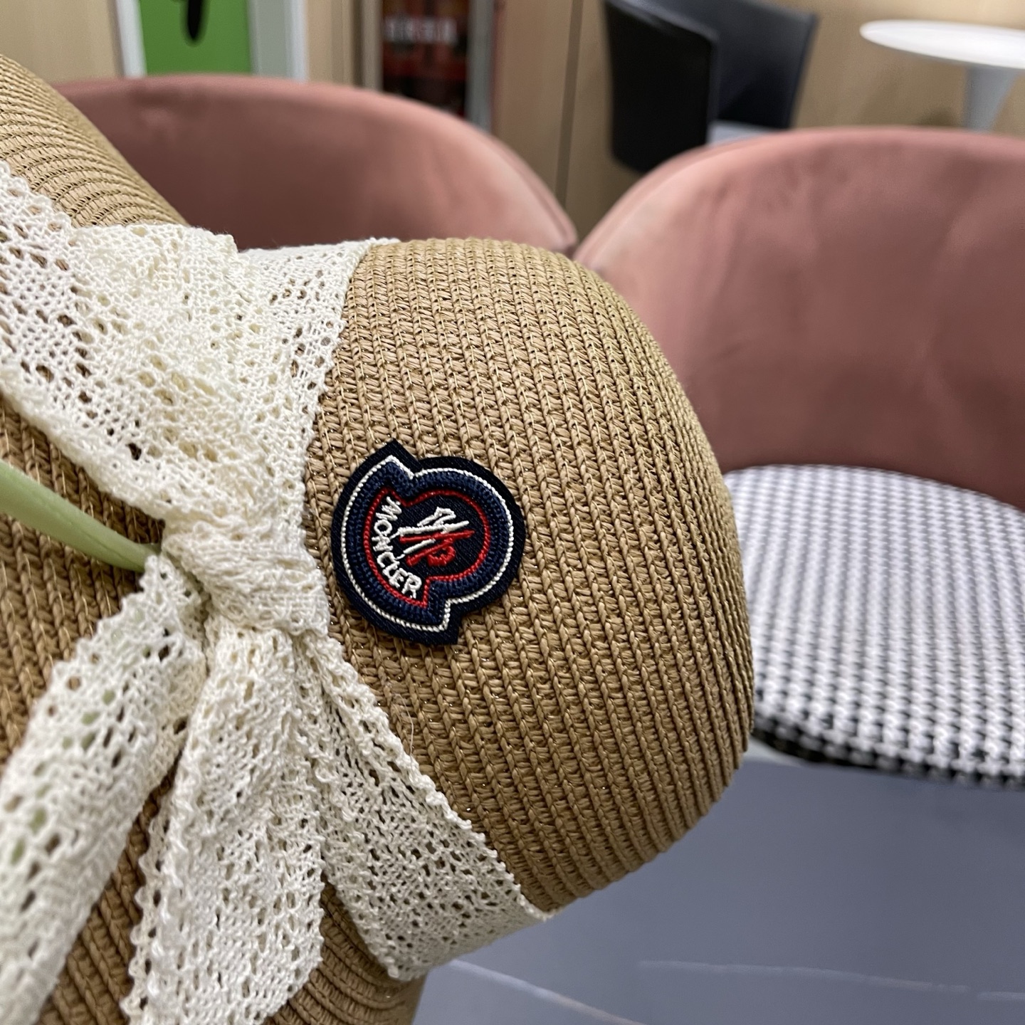 MONCLER（蒙口）夏季防晒草帽女蕾丝蝴蝶结郁金香遮阳帽海边度假大檐显脸小渔夫帽