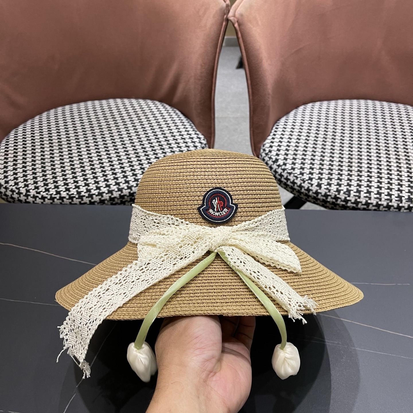 MONCLER（蒙口）夏季防晒草帽女蕾丝蝴蝶结郁金香遮阳帽海边度假大檐显脸小渔夫帽