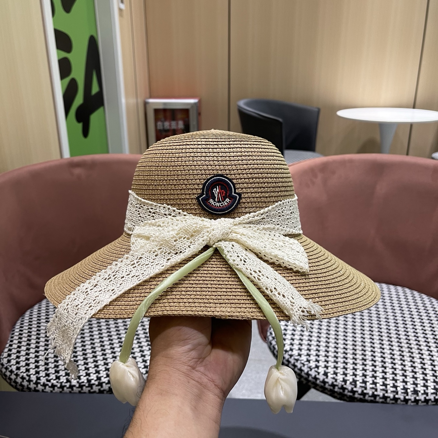 MONCLER（蒙口）夏季防晒草帽女蕾丝蝴蝶结郁金香遮阳帽海边度假大檐显脸小渔夫帽