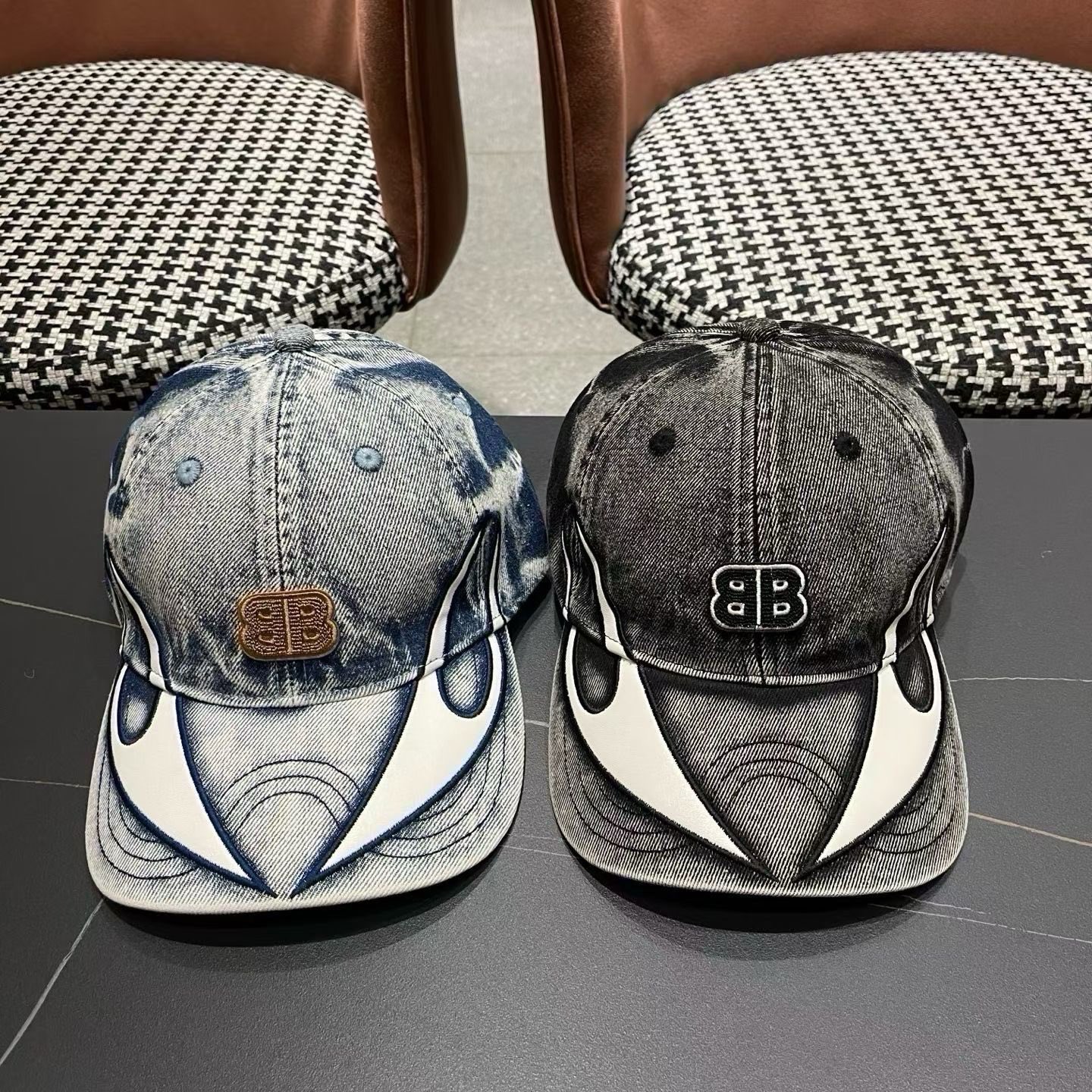 巴黎世家BALENCIAGA 美式水洗牛仔拼皮双刃火焰棒球帽男女街头潮牌大头围重工鸭舌帽子