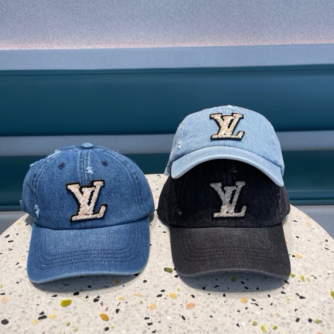 Lv路易威登  新款专柜同步牛仔洗水刺绣棒球帽 新款上架💙💙 今年家每款帽子都想拥有～设计轻易休闲时髦又