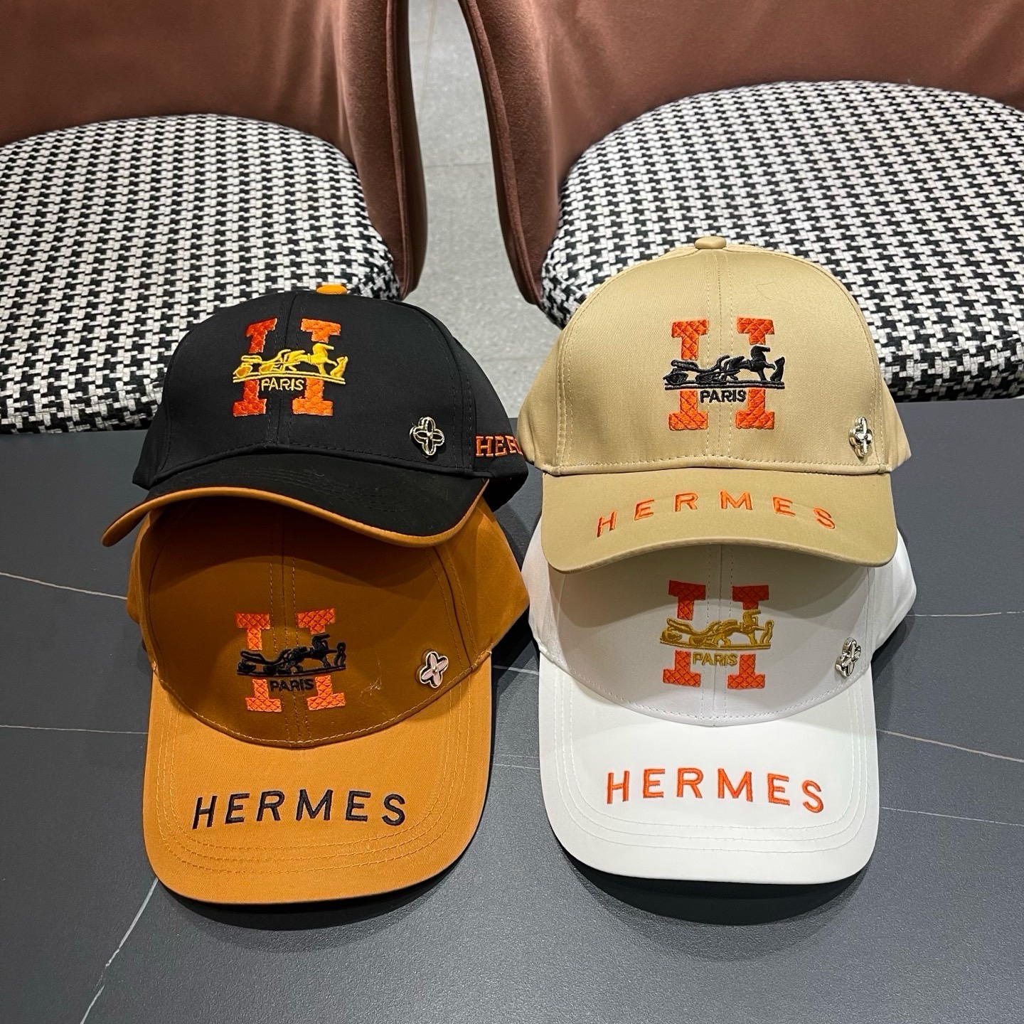 爱马仕HERMES，限量綉花棒球帽，官网原版里布，高版本懂货的来～透气舒适，防晒指数超高，气质名媛风