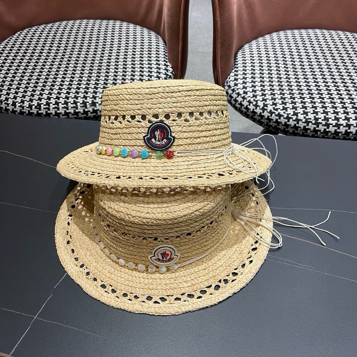 MONCLER（蒙口）镂空平顶拉菲草帽女夏季防晒遮阳帽优雅度假编织礼帽