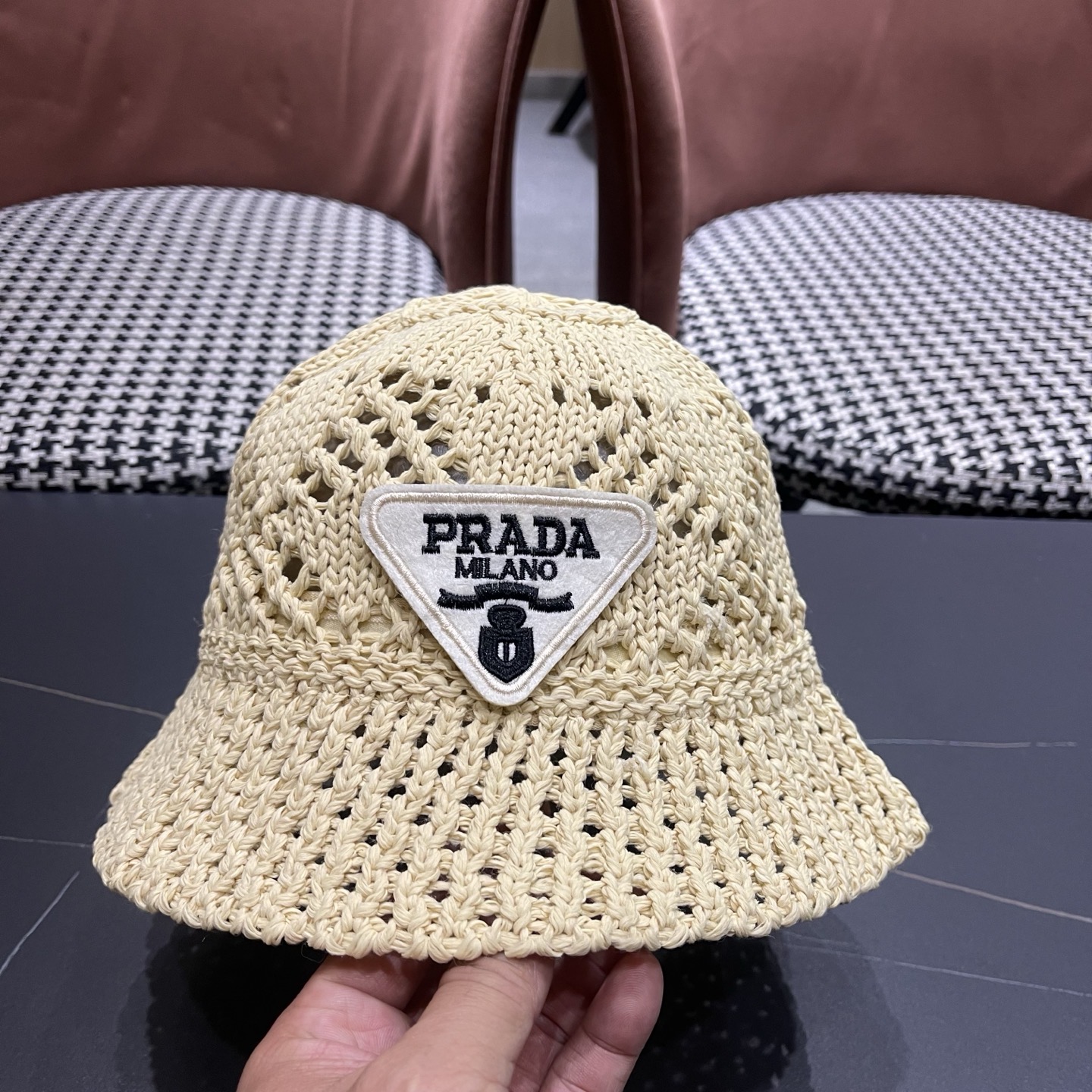 Prada普拉达 橙子家三角标渔夫帽女春夏韩版日系网红盆帽镂空透气减龄草帽