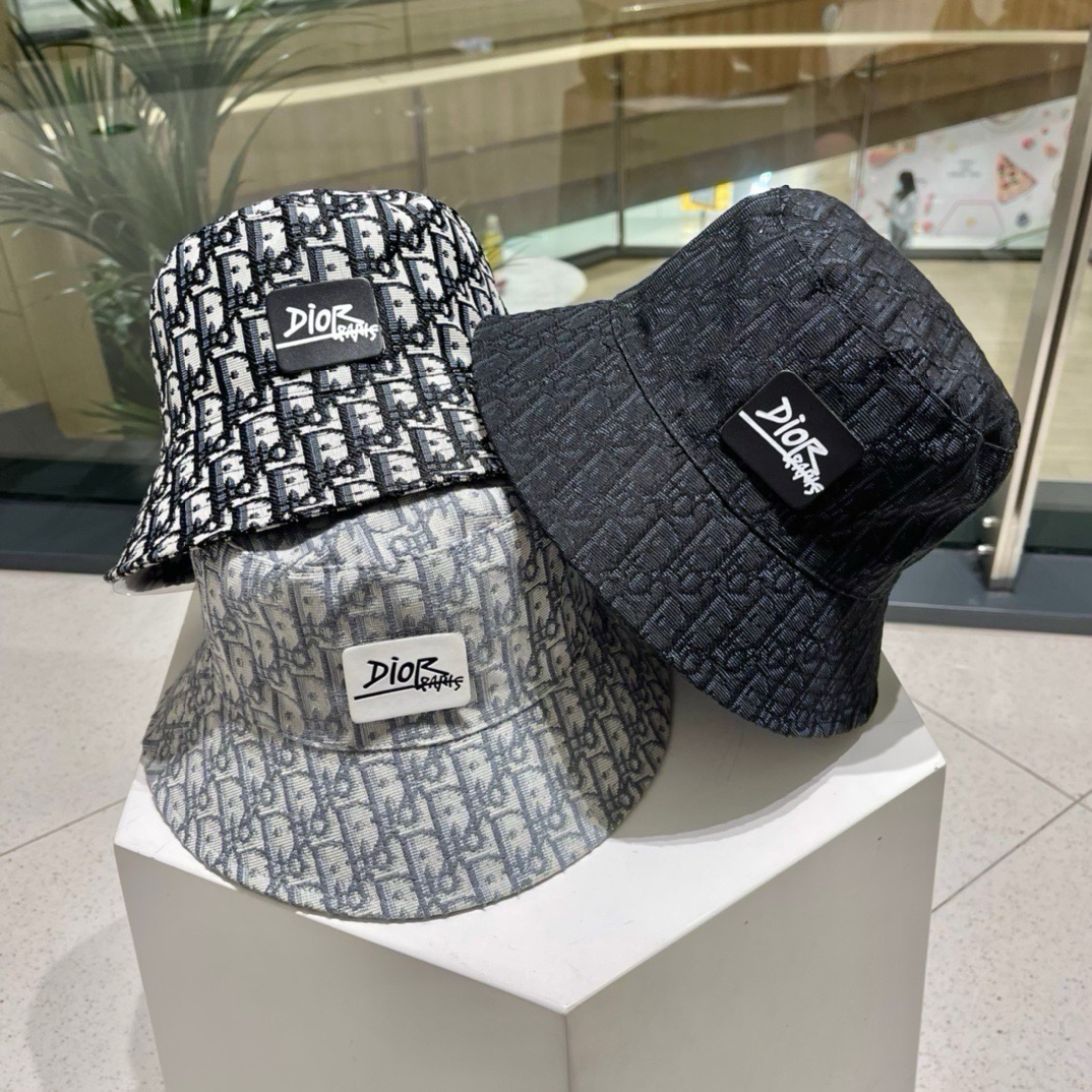 Dior迪奥新款原单渔夫帽，顶级版本，专柜1:1开模订制，原版牛仔提花布料+纯棉里衬，轻盈透气！质量超赞