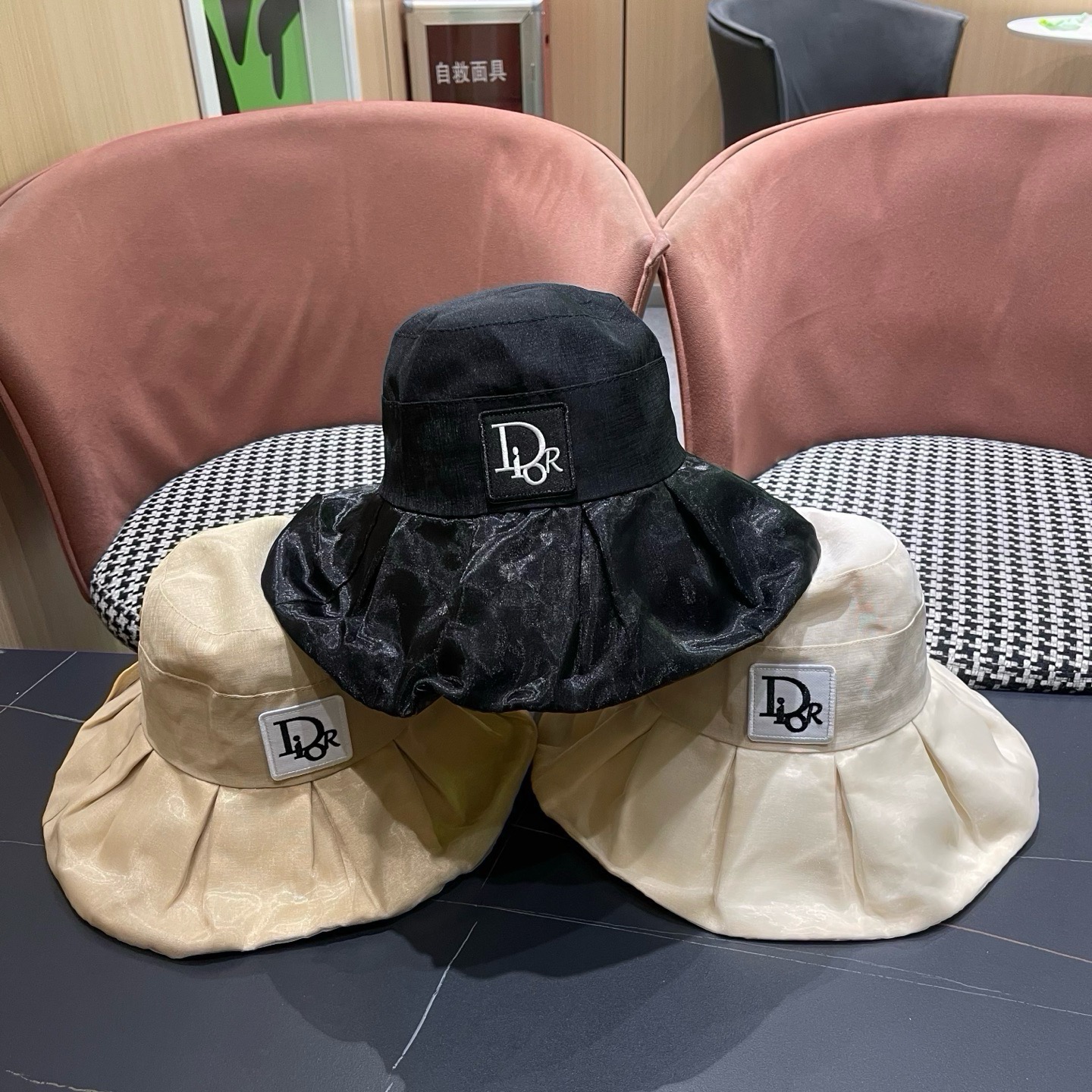 【DIOR迪奥】春夏季新款大帽檐蝴蝶结渔夫帽，可折叠很好搭配，