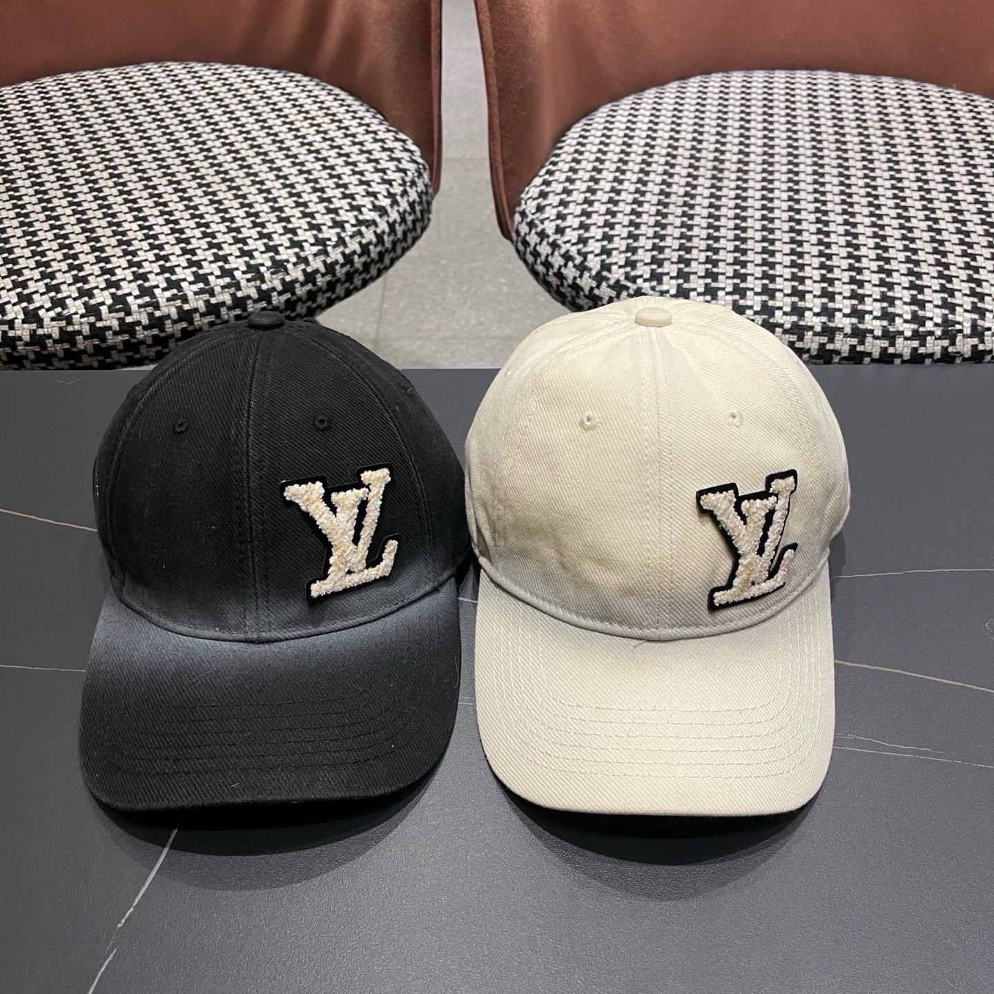 LV(路易威登)洗水棒球帽，专柜1:1开模订制，轻盈透气！质量超赞，基础头围56，可调节。