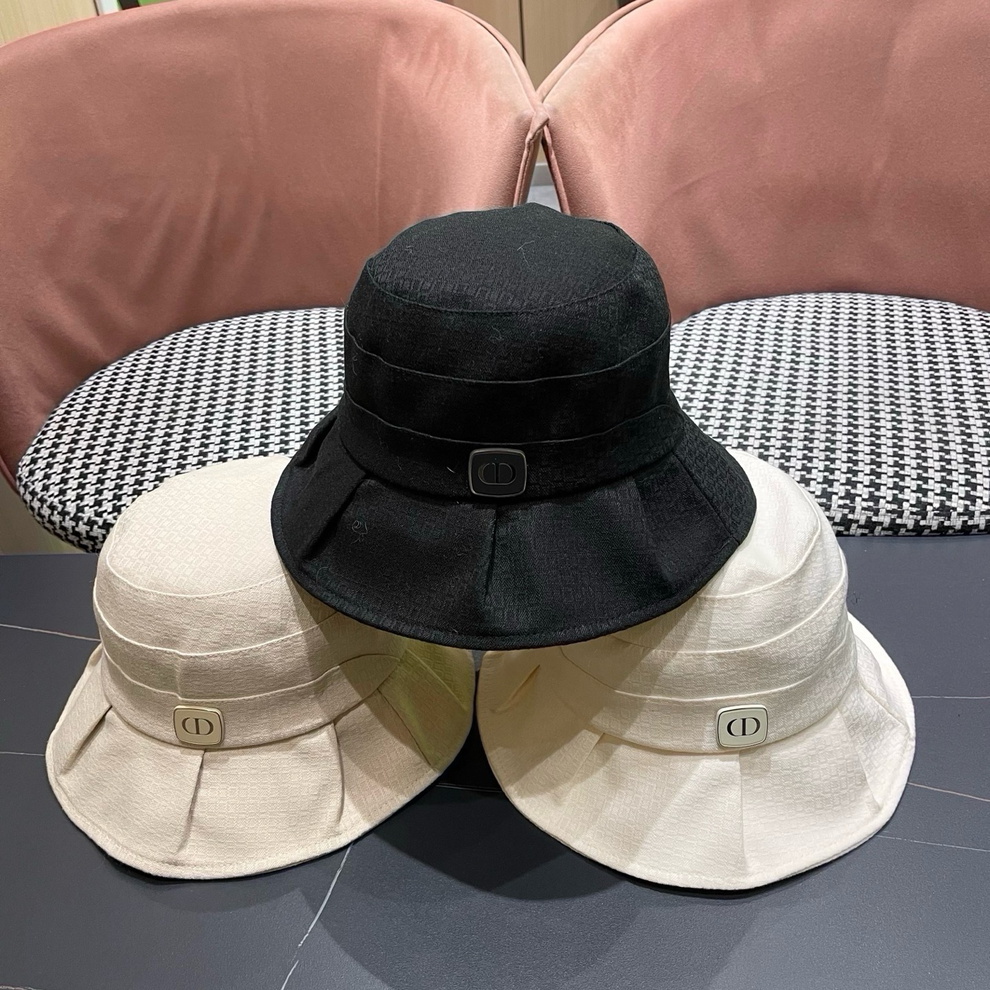 Dior迪奥 洋气百搭秋冬款女士盆帽经典优雅遮脸渔夫帽高品质休闲气质荷叶边