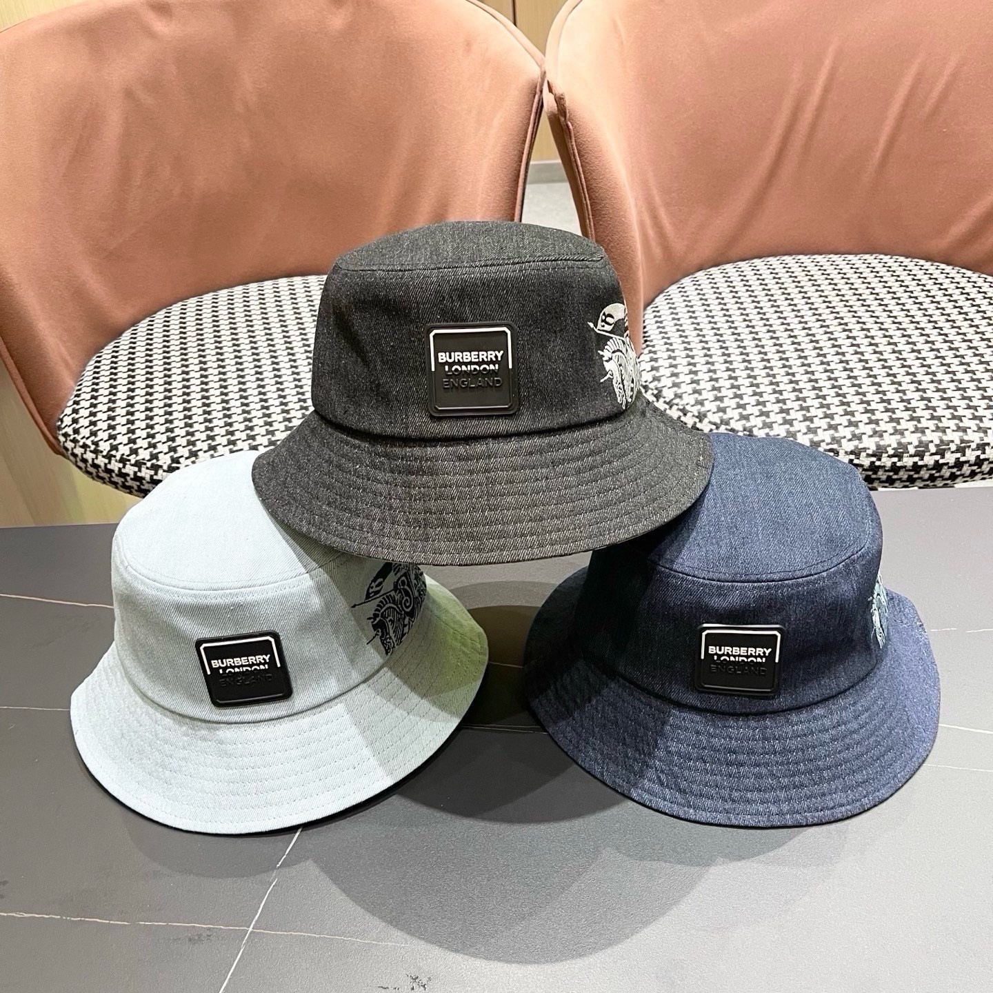 巴宝莉Burberry 原单新款牛仔渔夫帽 经典战马简约刺绣原单新品，超喜欢🥰火爆