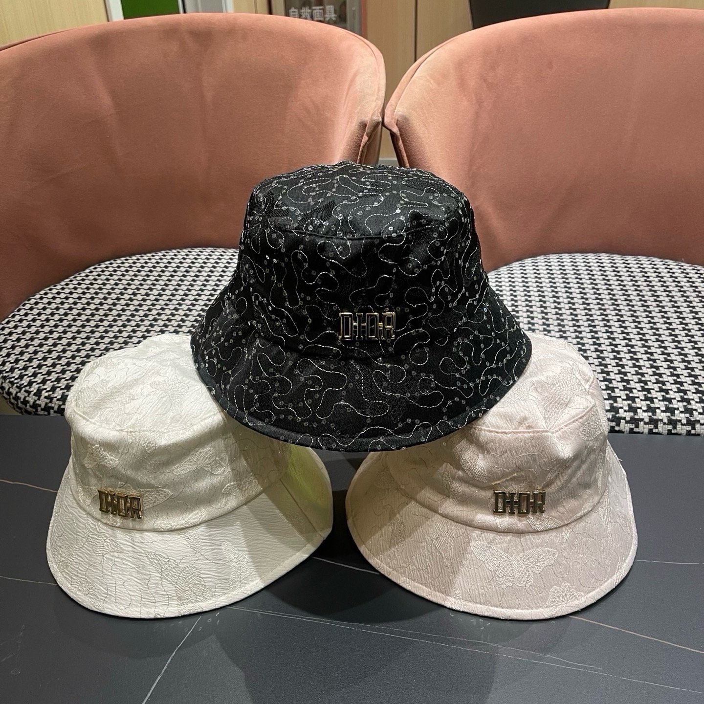 Dior(迪奥)新款渔夫帽， 精致純也格调很有感觉，很酷很时尚，质量超赞 