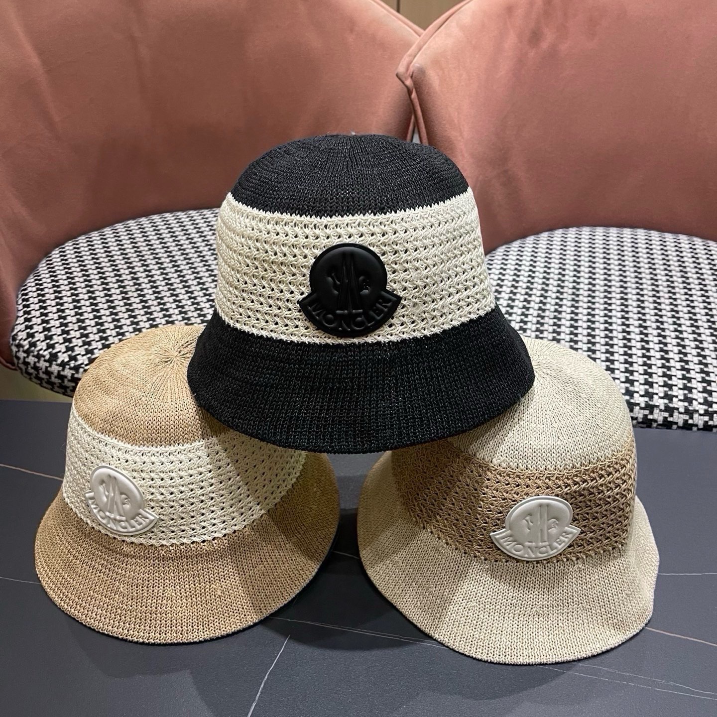 MONCLER（蒙口） 春夏日系复古镂空针织渔夫帽女前长后短 显脸小百搭素颜盆帽遮阳帽