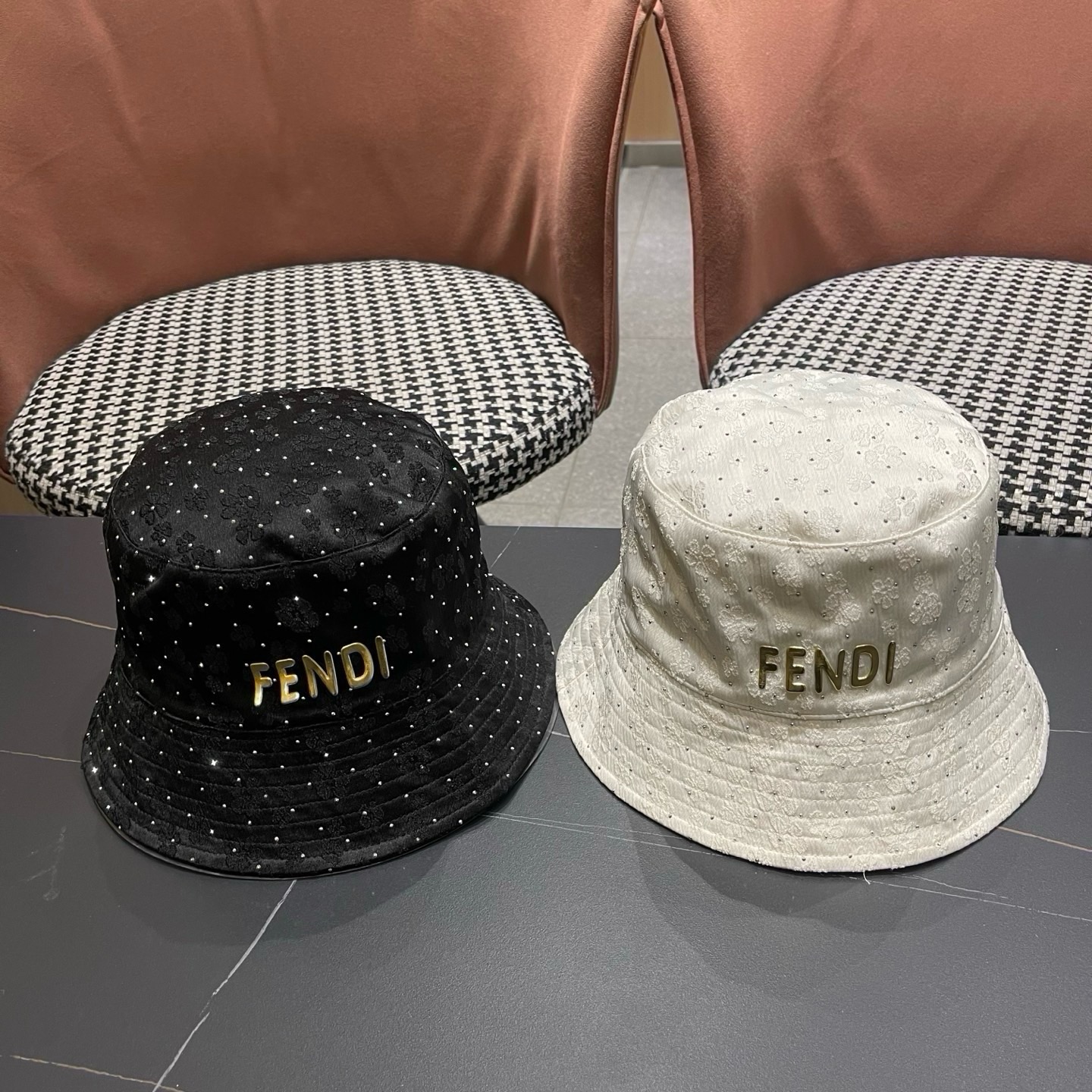 FENDI芬迪韩国全钻烫钻绣花渔夫帽女夏满水钻显脸小出游时 尚盆帽可折叠防晒
