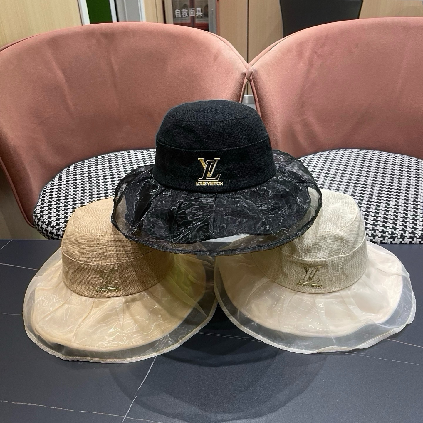 【LV路易威登】夏季薄款遮阳大帽檐渔夫帽～简约大气,