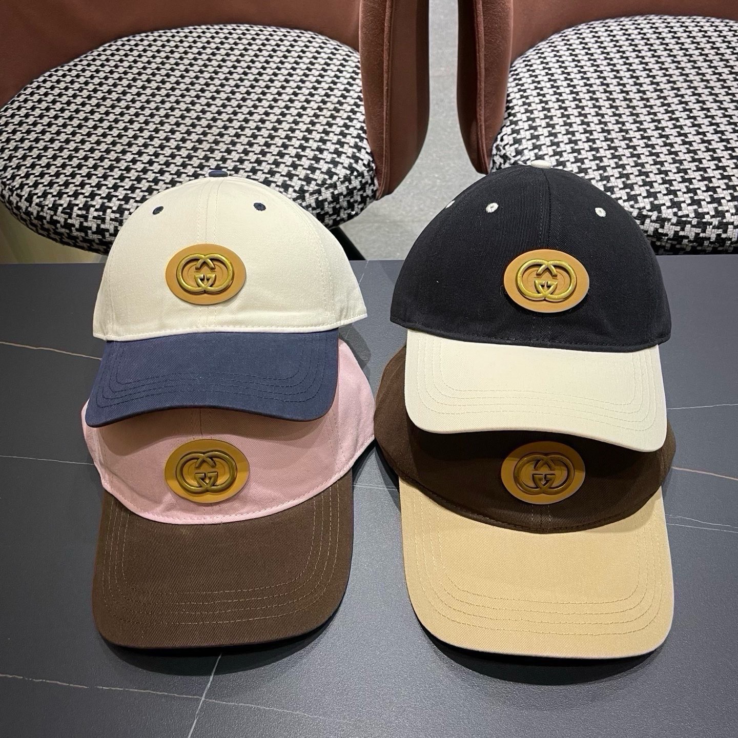 【GUCCI 古奇】做工精细透气舒适❤️日韩时尚潮流❤️❤️❤️棒球帽原单品质火爆来袭🎩工艺精美高档大气！方便携带！ 
