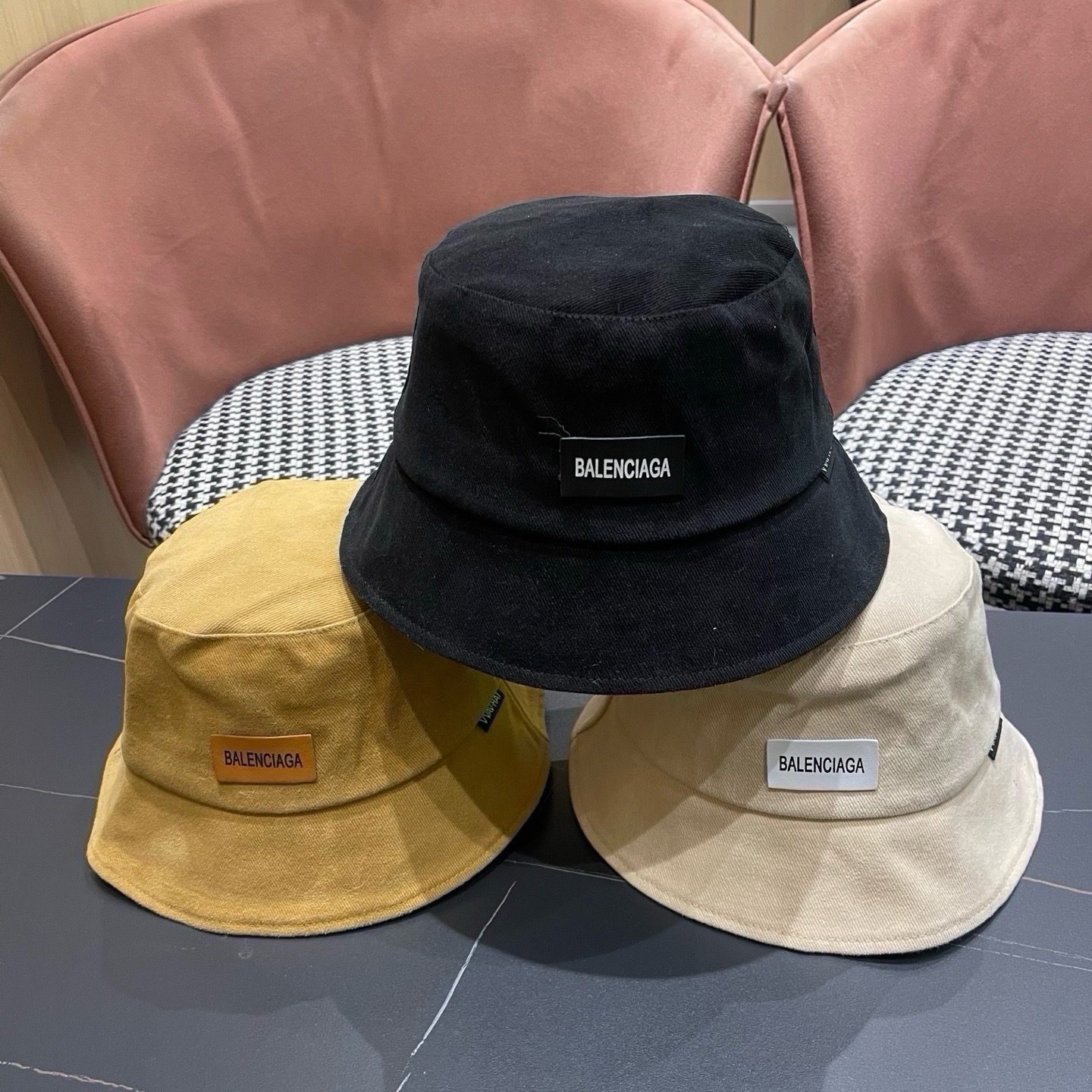 巴黎世家BALENCIAGA 新韩版时尚渔夫帽潮女士简约百搭防晒日系盆帽子