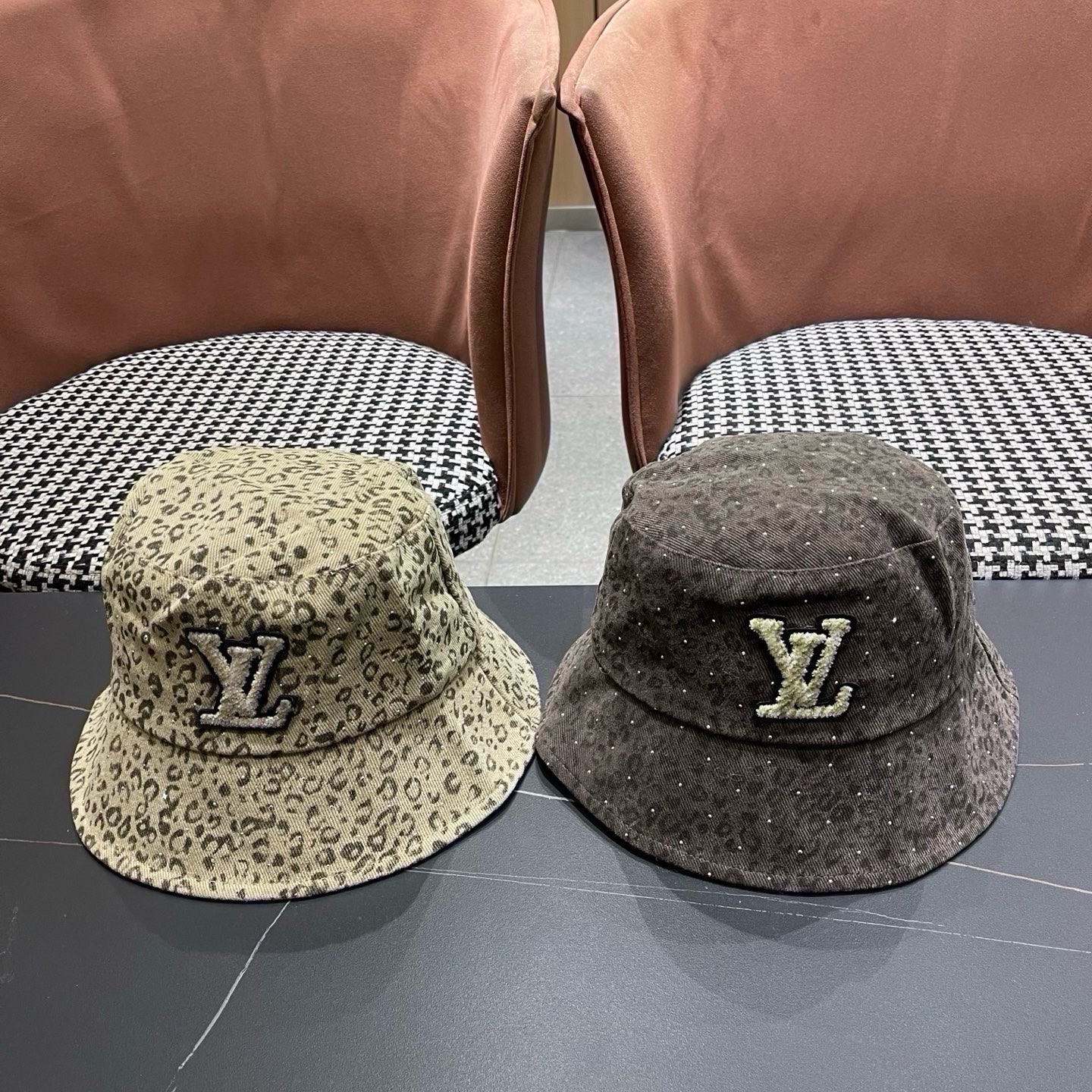 Lv路易威登 韩版时尚水钻豹纹渔夫帽子女春夏季宽檐显脸小户外遮阳防晒盆帽潮 