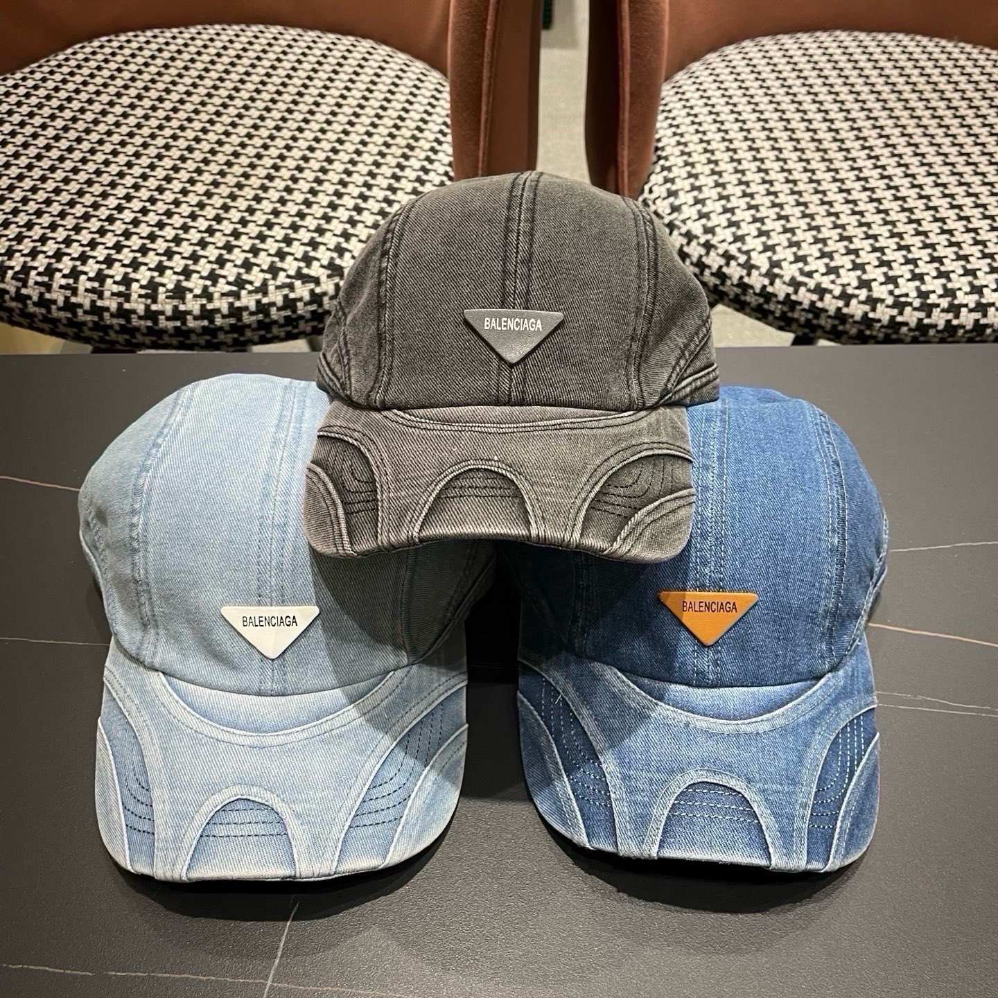 Balenciaga 巴黎世家新款洗水做旧牛仔棒球帽  🧢简约时尚超级无敌好看的帽子！