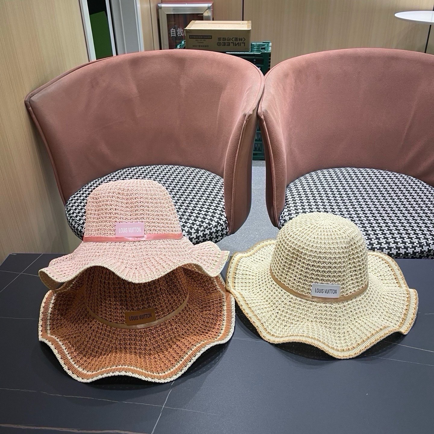 LV 路易威登 荷叶边帽子女士双色针织夏季遮阳防晒旅游春秋防紫外线可折叠凉帽