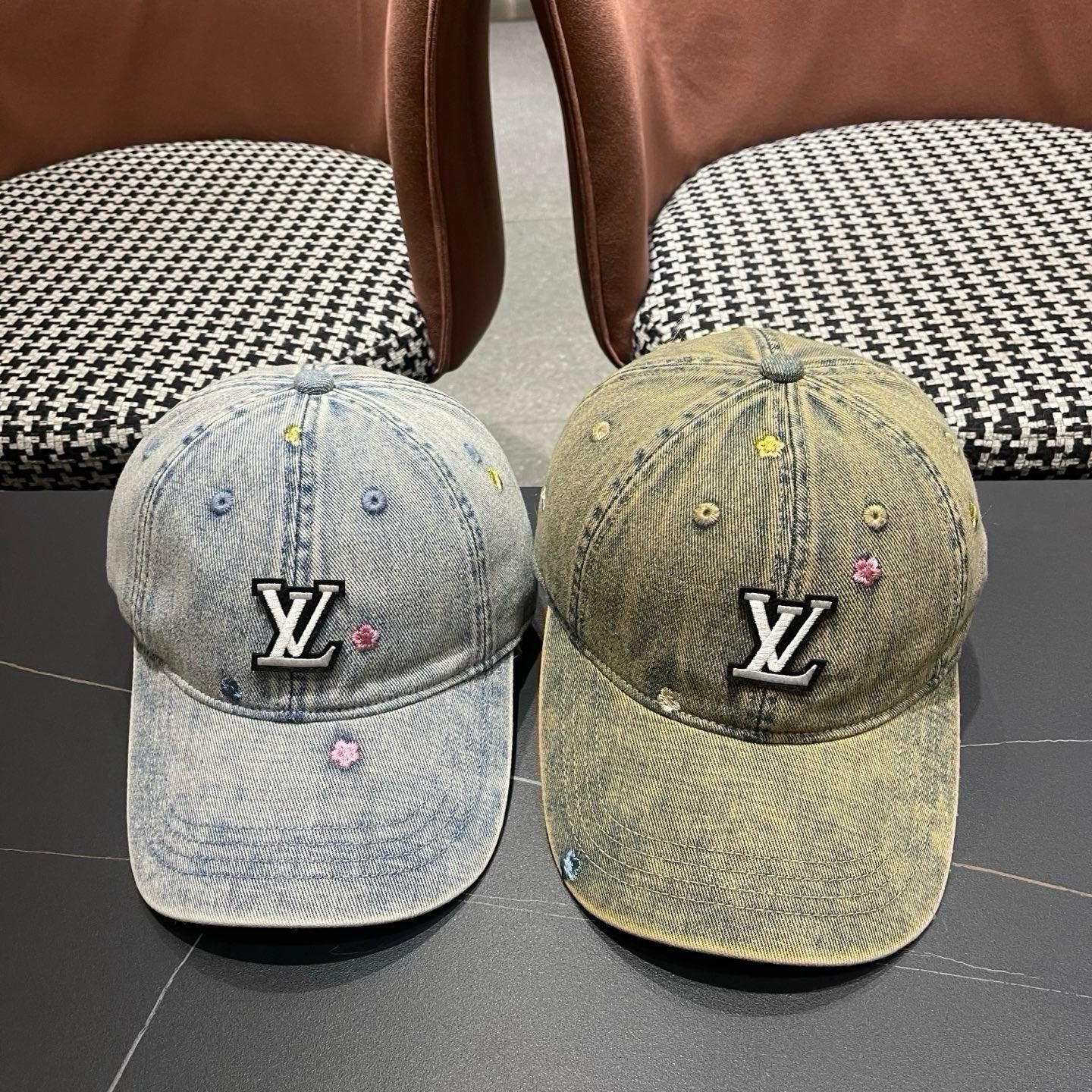 LouiVuittonLV路易威登牛仔新款路易威登家刺绣花棒球帽，简单大方 男女通用遮阳帽，男女通用