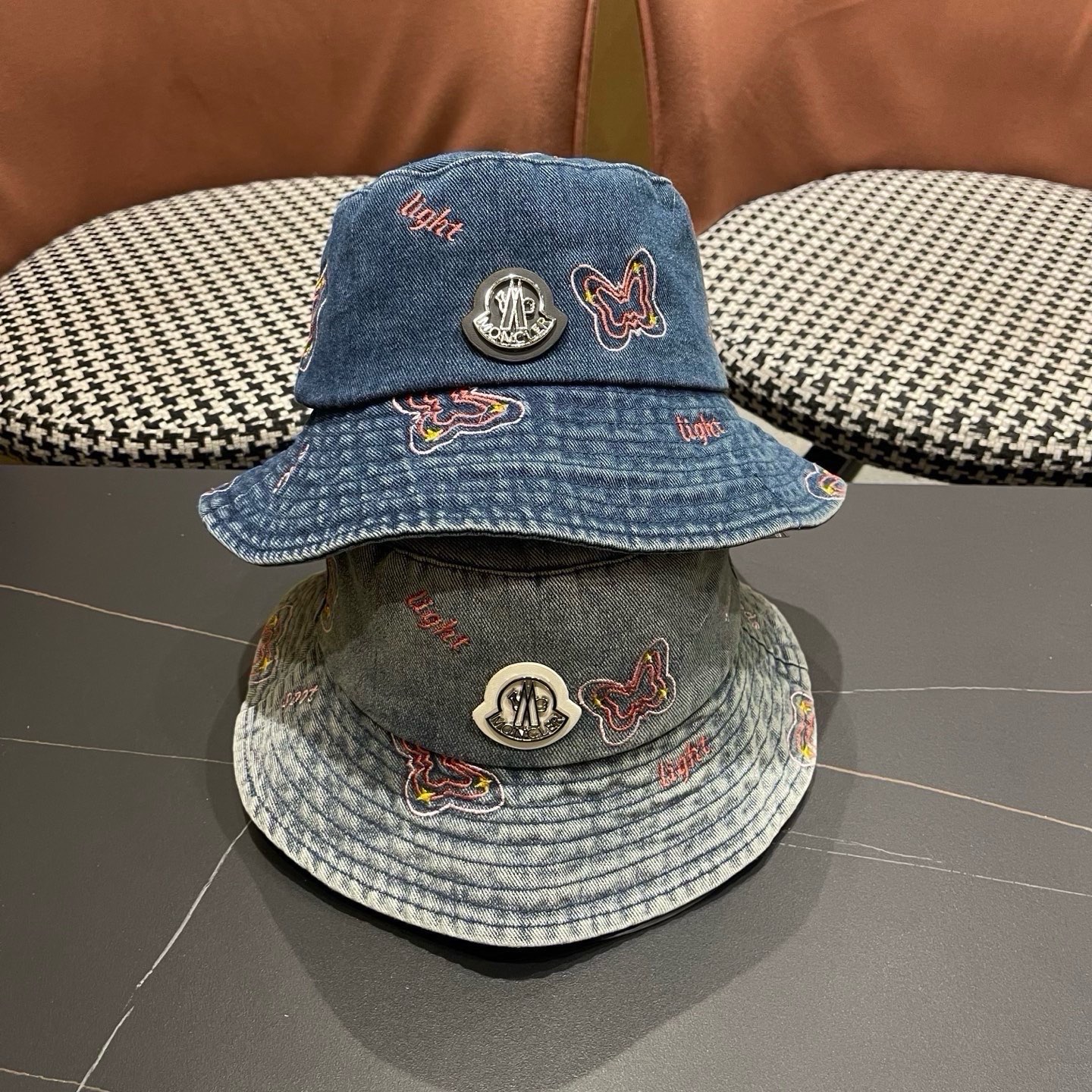 Moncler蒙口新款牛仔渔夫帽，经典流行款，质量超赞，
