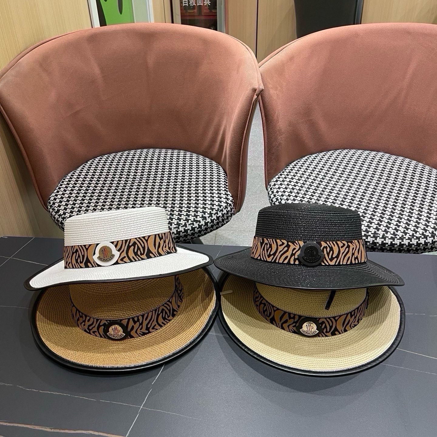 MONCLER（蒙口） 法式波点平顶草帽女夏季海边度假沙 滩帽遮阳防晒优雅礼帽太阳帽子