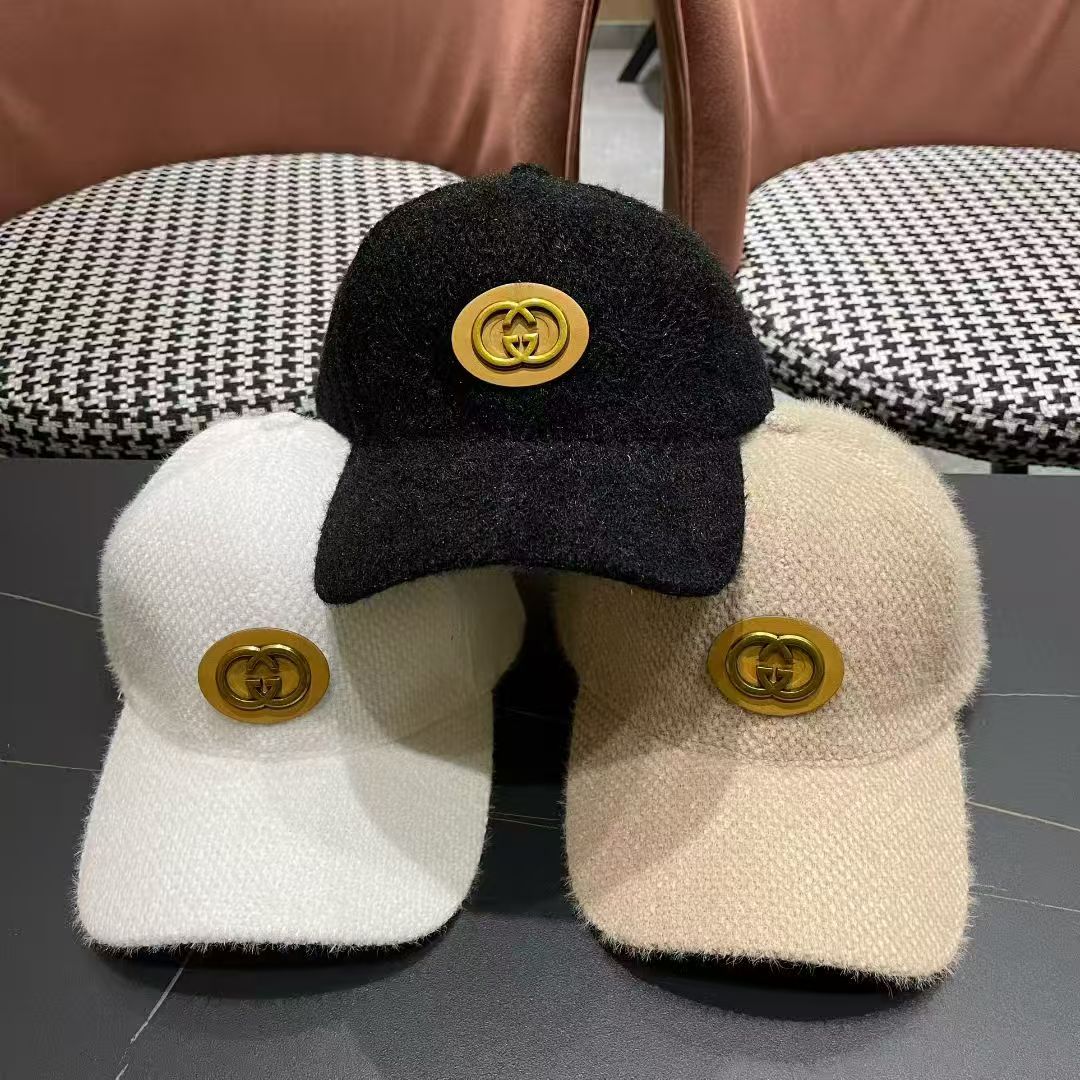 古奇棒球帽♥️GUCCI🧢新品秋冬新款毛绒棒球帽，🔥🎩 工艺非常精美 方便携带！跑量！