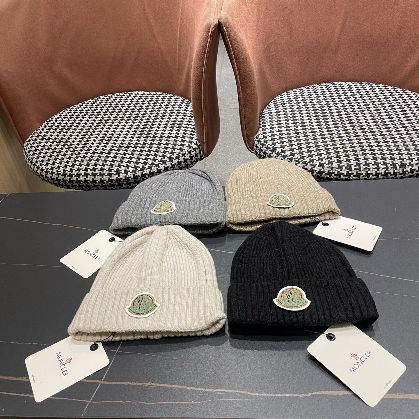 MONCLER（蒙口）秋冬季新款毛线帽户外休闲保暖套头帽弹力针织帽男女款冷帽子