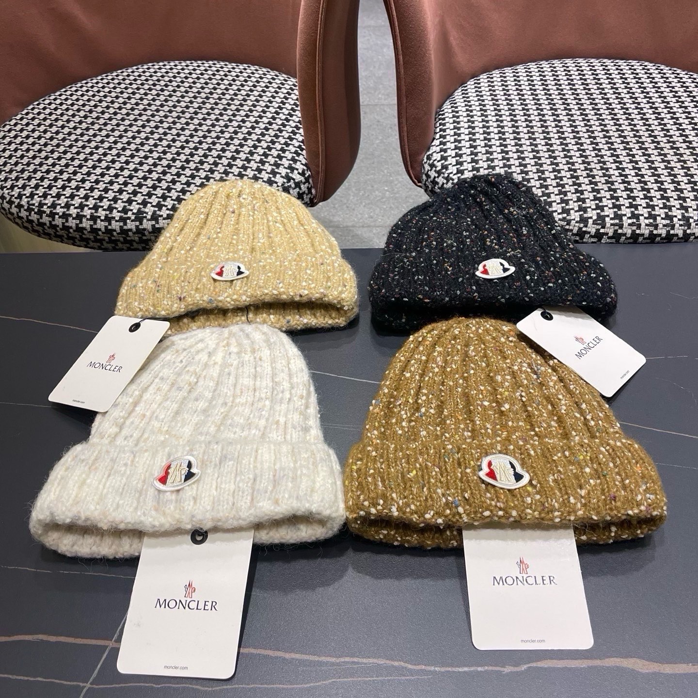 Moncler 日系彩点毛线帽子女秋冬新款防寒护耳保暖冷帽大头围毛球针织帽