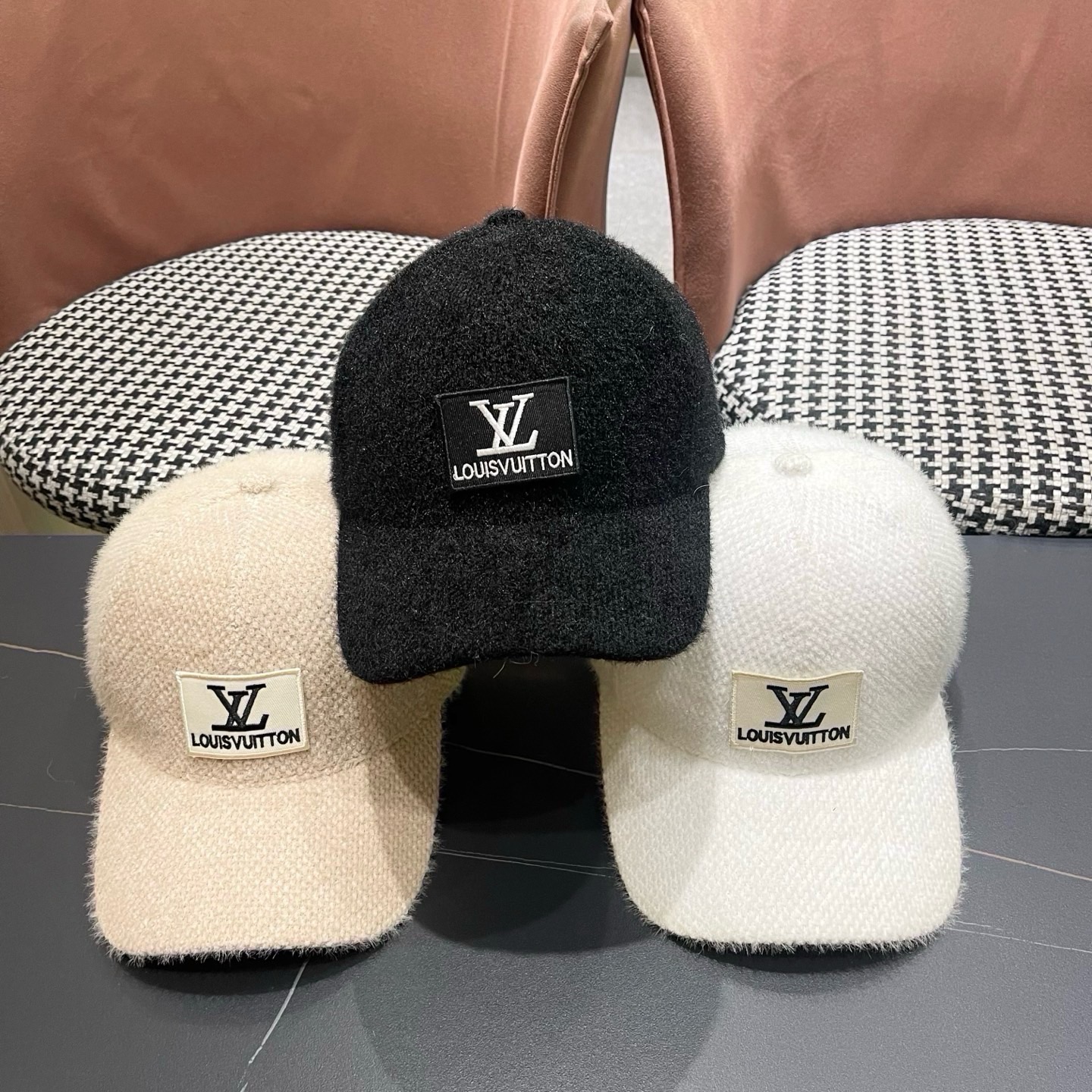 LV 路易威登 秋冬新款经典休闲潮流款 上架简约棒球帽出门旅游，绝对要入手的一款