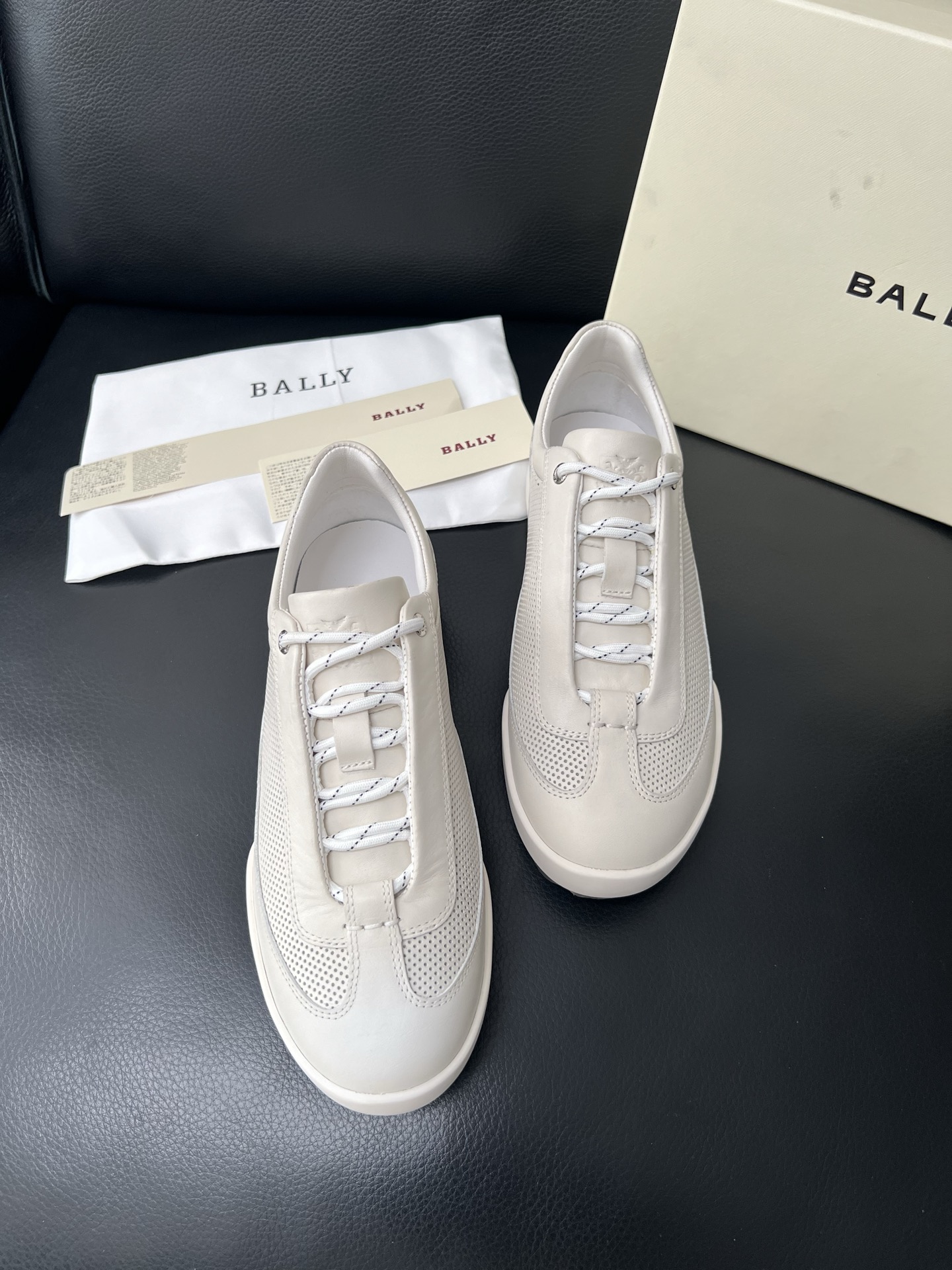  BALLY🔍顶级代购🇮🇹 巴利 经典配色专柜同步，鞋面意大利进口牛皮面料，进口水染牛皮里垫 ，鞋底：原