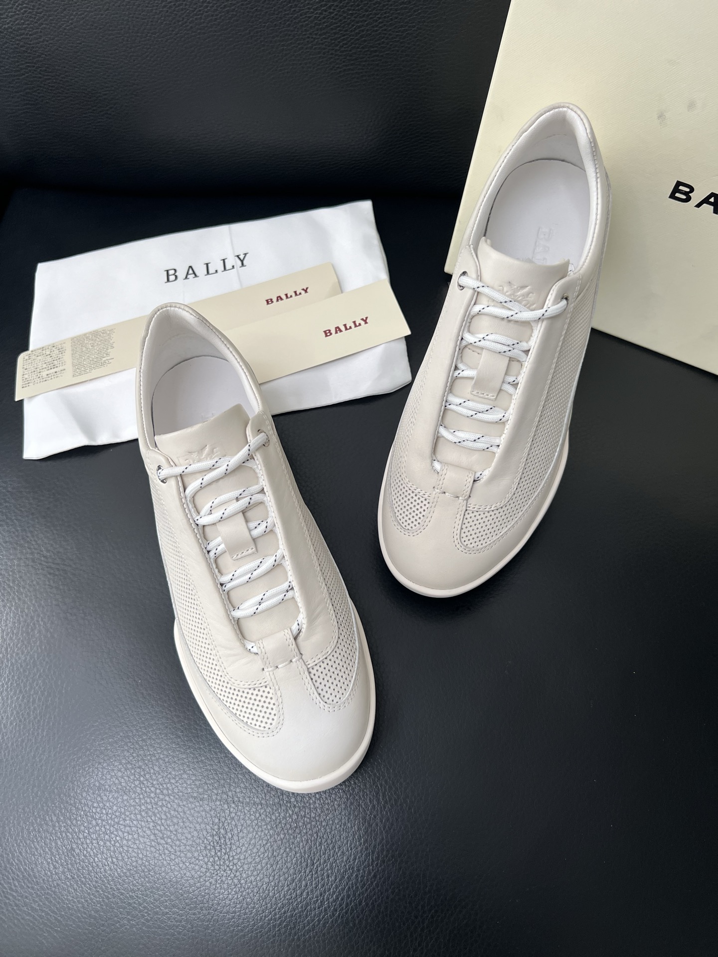  BALLY🔍顶级代购🇮🇹 巴利 经典配色专柜同步，鞋面意大利进口牛皮面料，进口水染牛皮里垫 ，鞋底：原