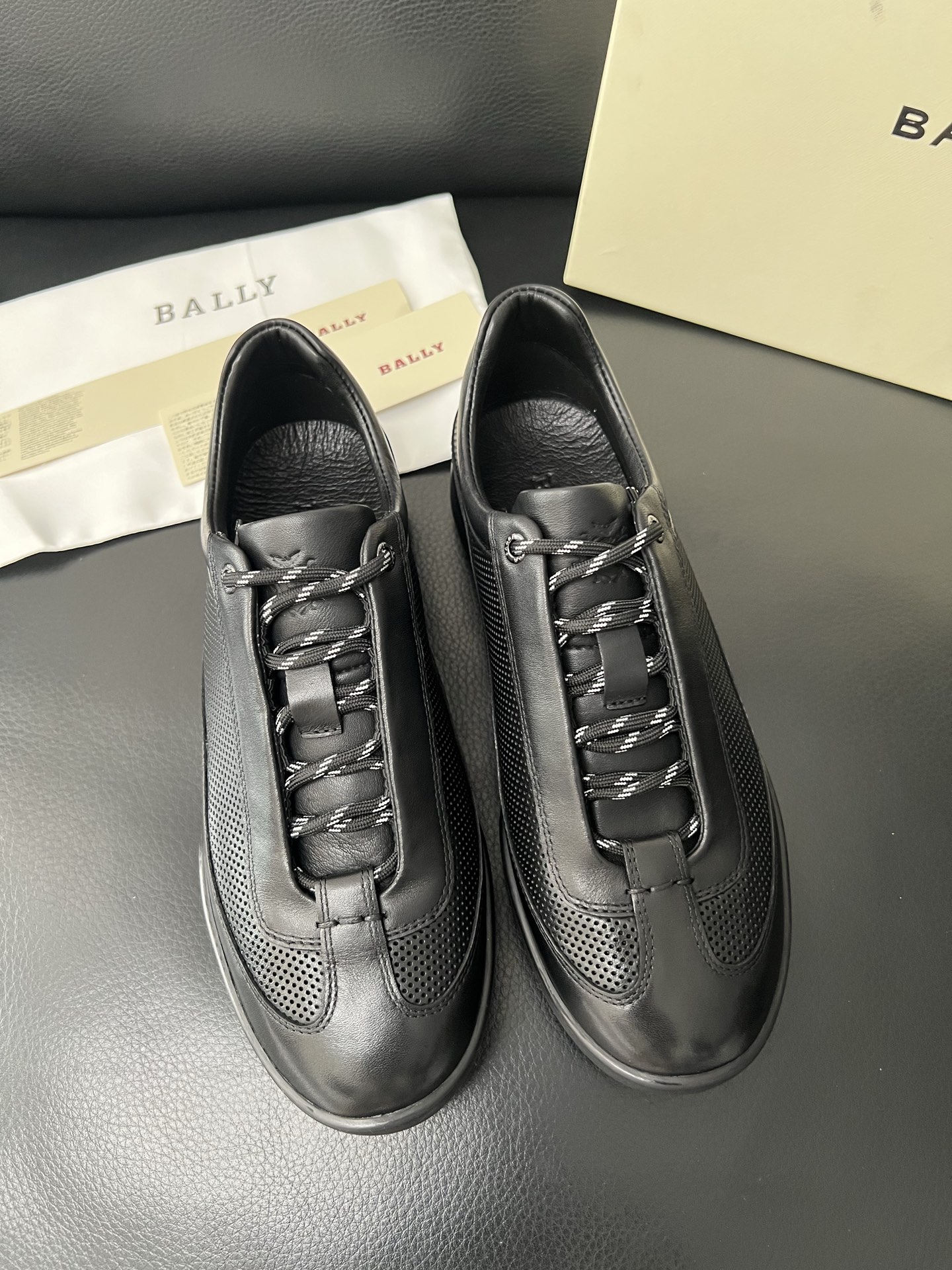 BALLY🔍顶级代购🇮🇹 巴利 经典配色专柜同步，鞋面意大利进口牛皮面料，进口水染牛皮里垫 ，鞋底：原