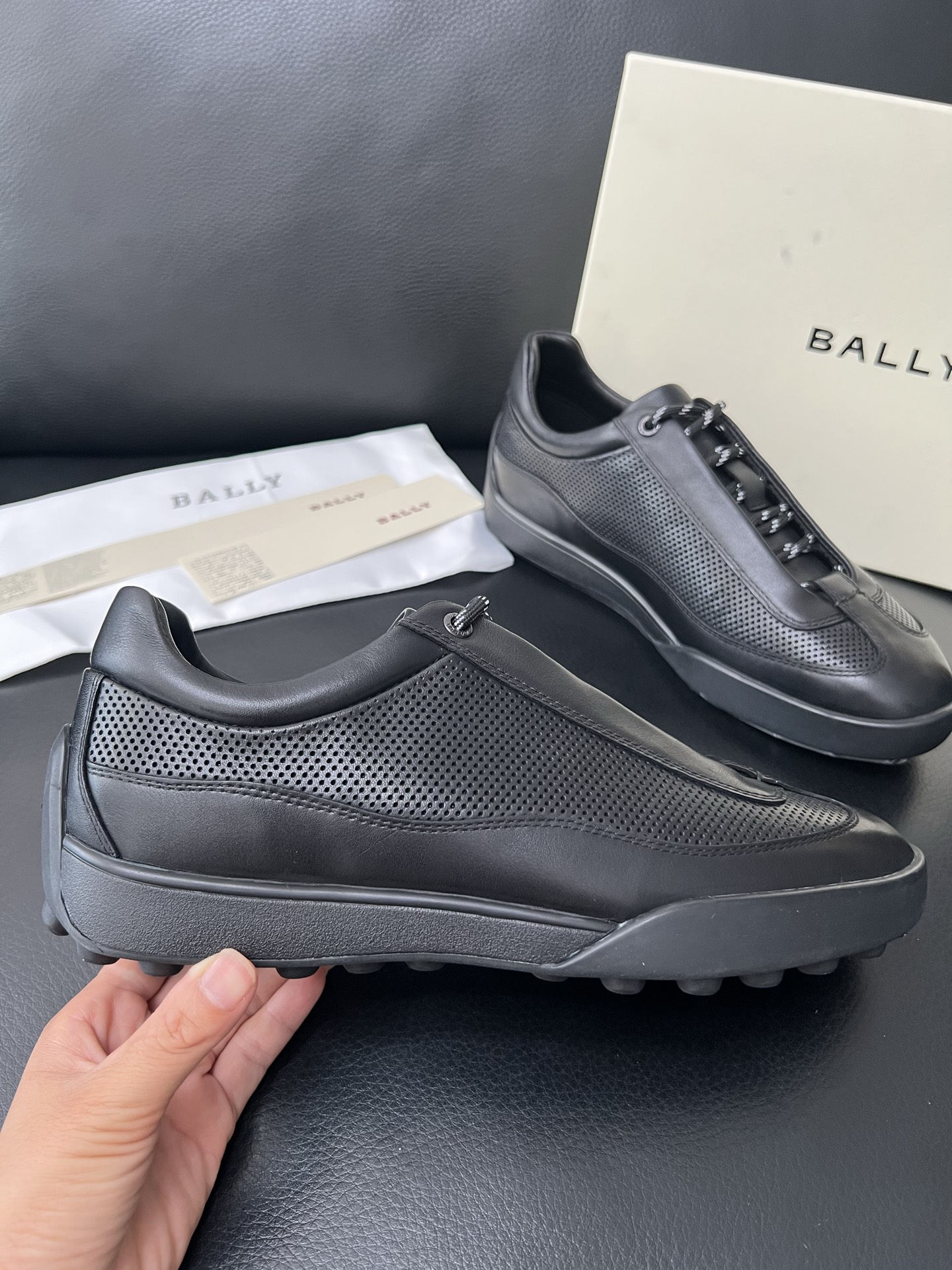  BALLY🔍顶级代购🇮🇹 巴利 经典配色专柜同步，鞋面意大利进口牛皮面料，进口水染牛皮里垫 ，鞋底：原