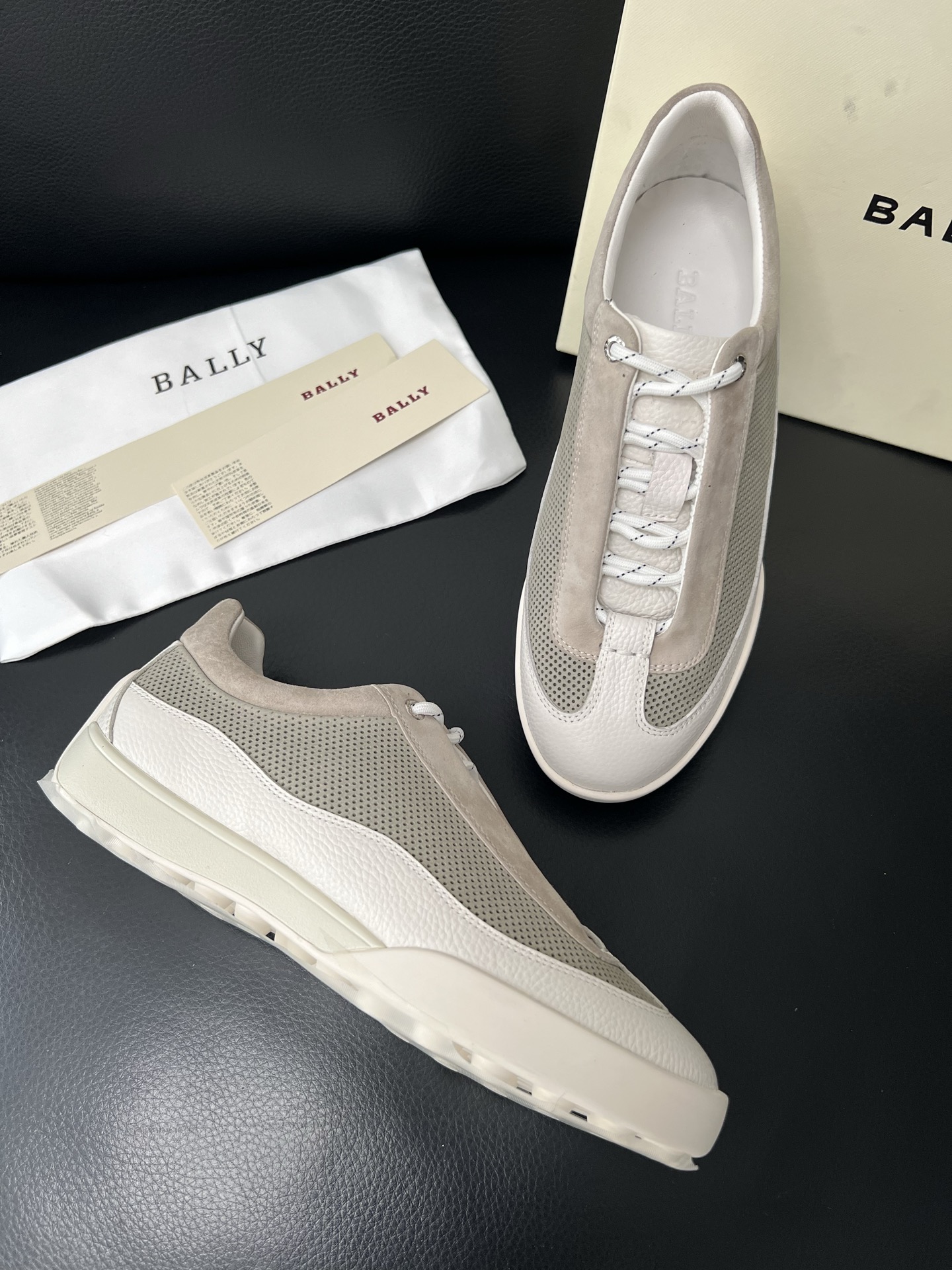  BALLY🔍顶级代购🇮🇹 巴利 经典配色专柜同步，鞋面意大利进口牛皮面料，进口水染牛皮里垫 ，鞋底：原