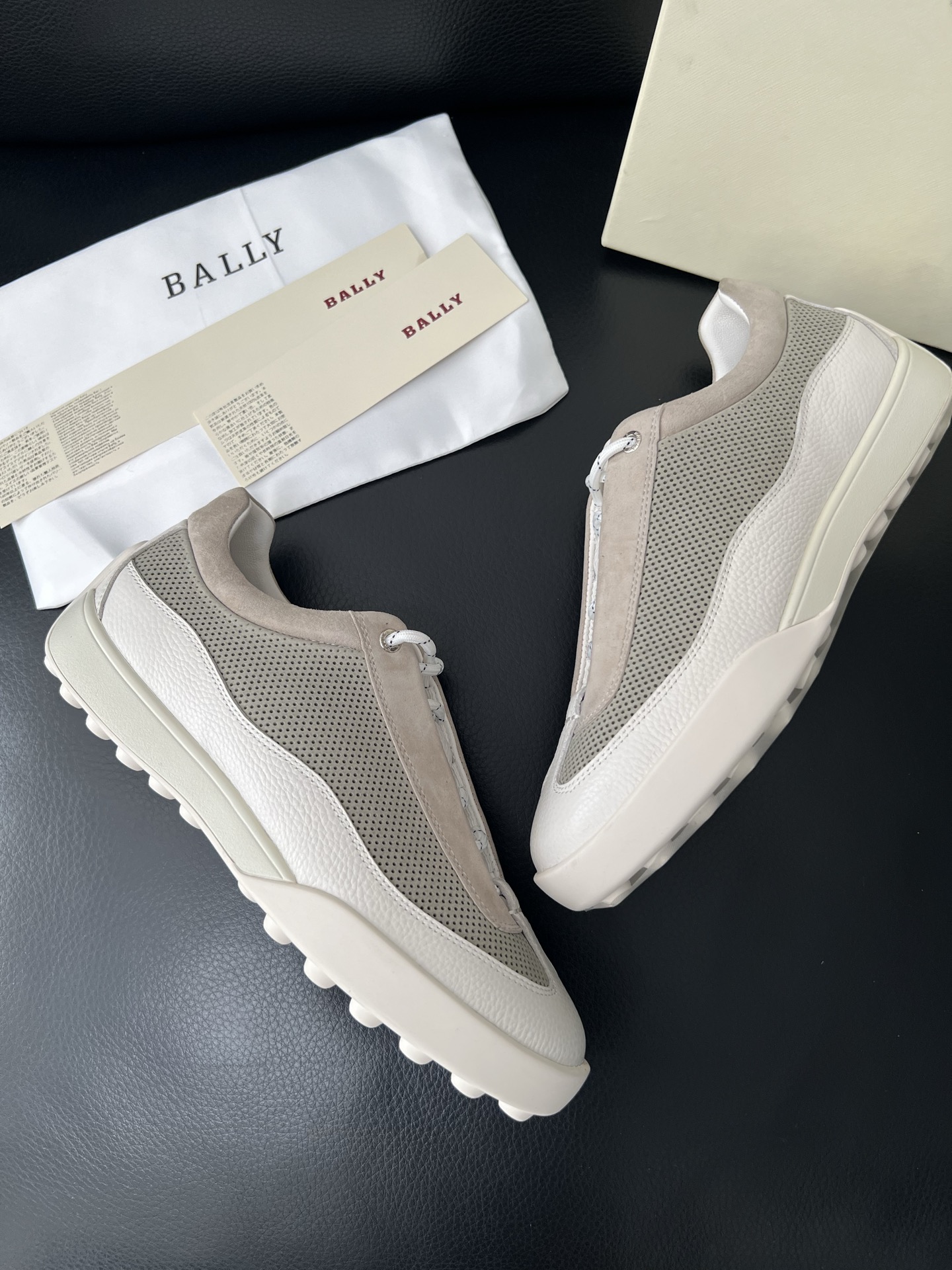  BALLY🔍顶级代购🇮🇹 巴利 经典配色专柜同步，鞋面意大利进口牛皮面料，进口水染牛皮里垫 ，鞋底：原
