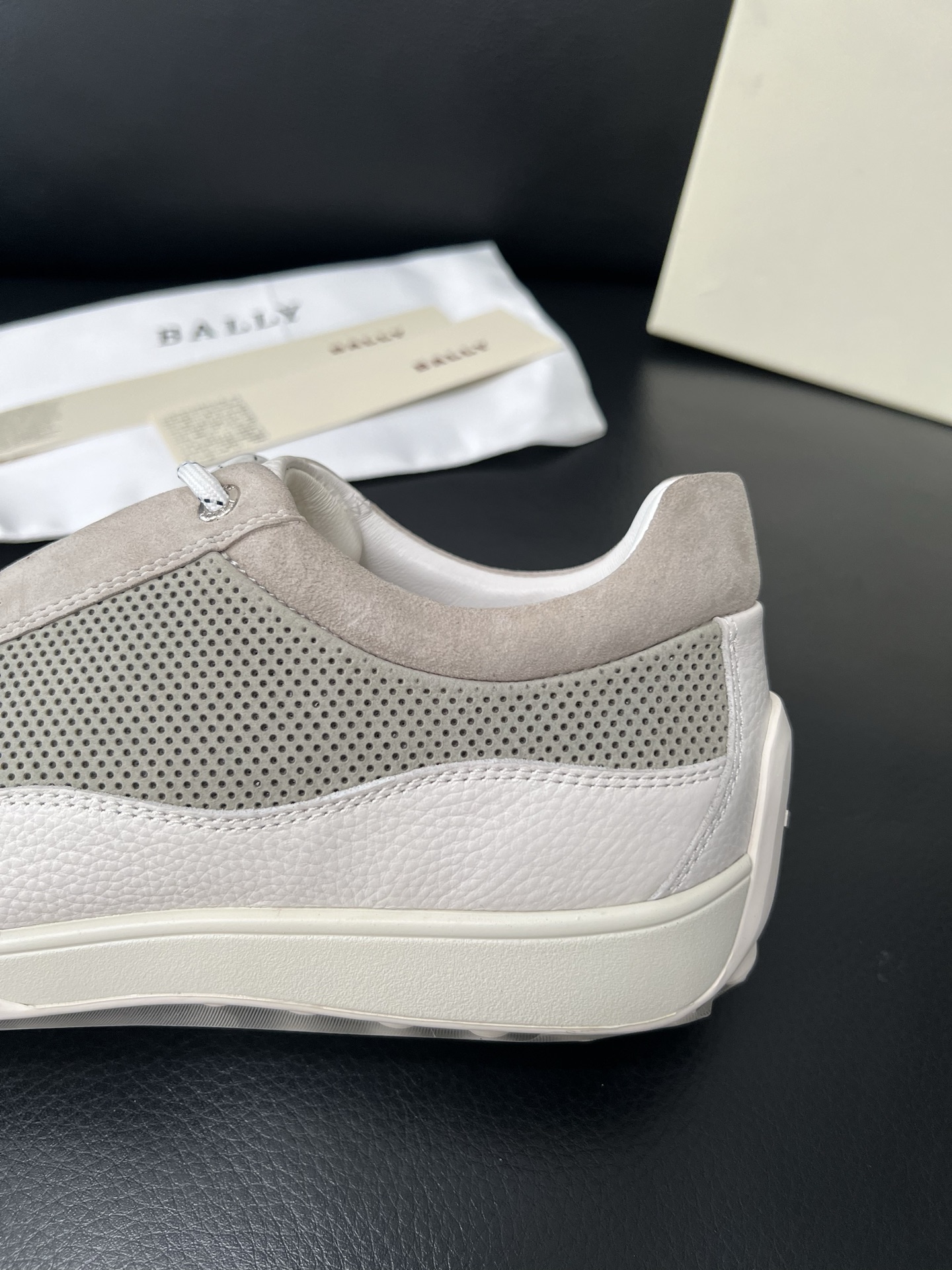  BALLY🔍顶级代购🇮🇹 巴利 经典配色专柜同步，鞋面意大利进口牛皮面料，进口水染牛皮里垫 ，鞋底：原