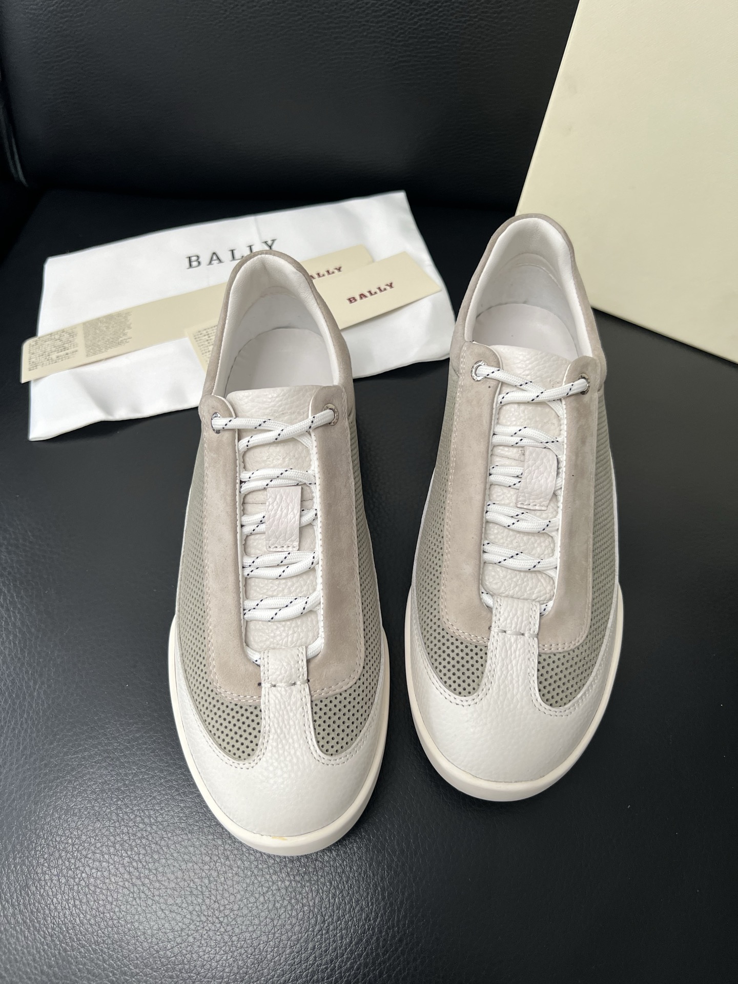  BALLY🔍顶级代购🇮🇹 巴利 经典配色专柜同步，鞋面意大利进口牛皮面料，进口水染牛皮里垫 ，鞋底：原